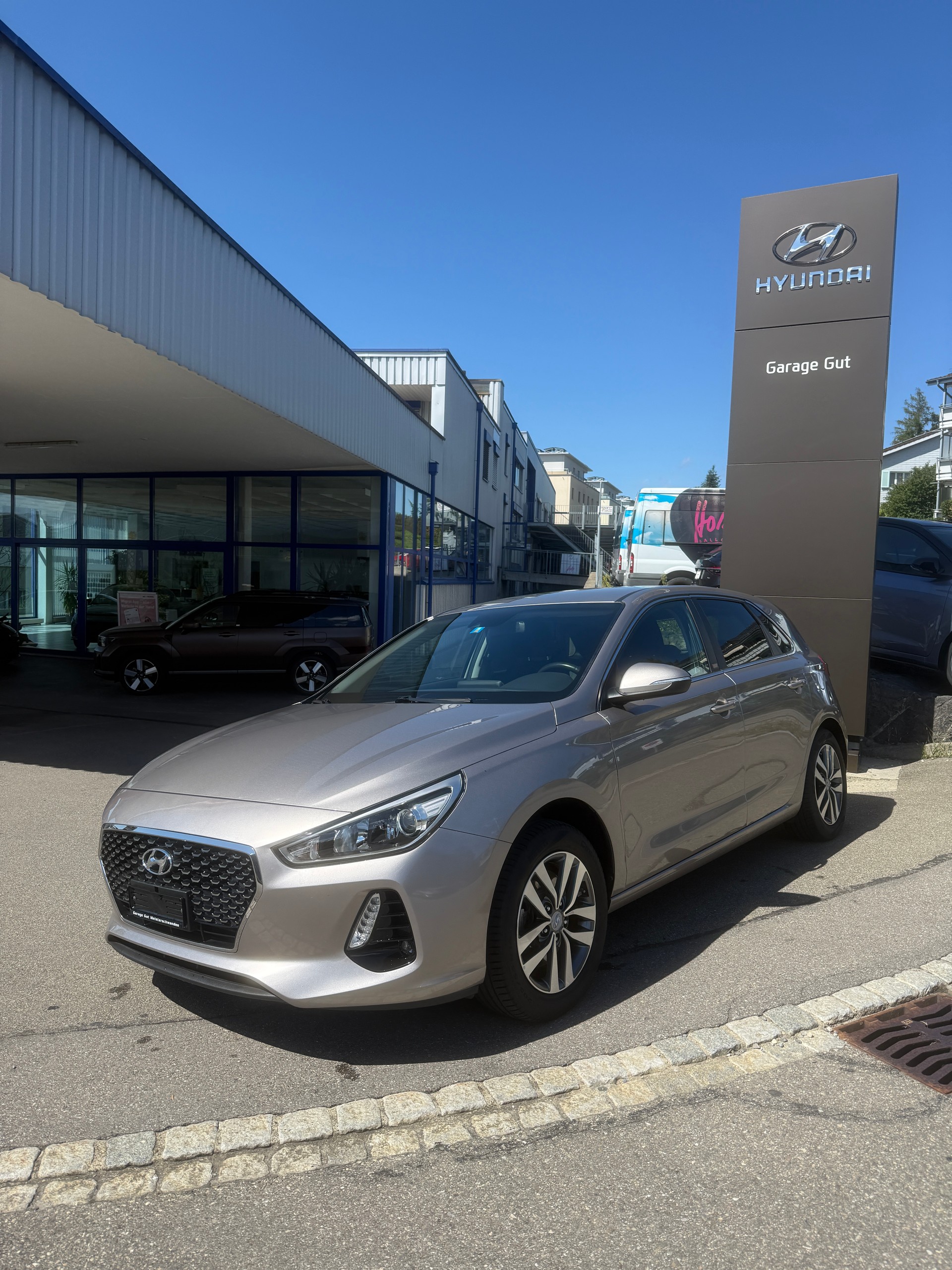 HYUNDAI i30 1.6 CRDi Amplia DCT-image-1