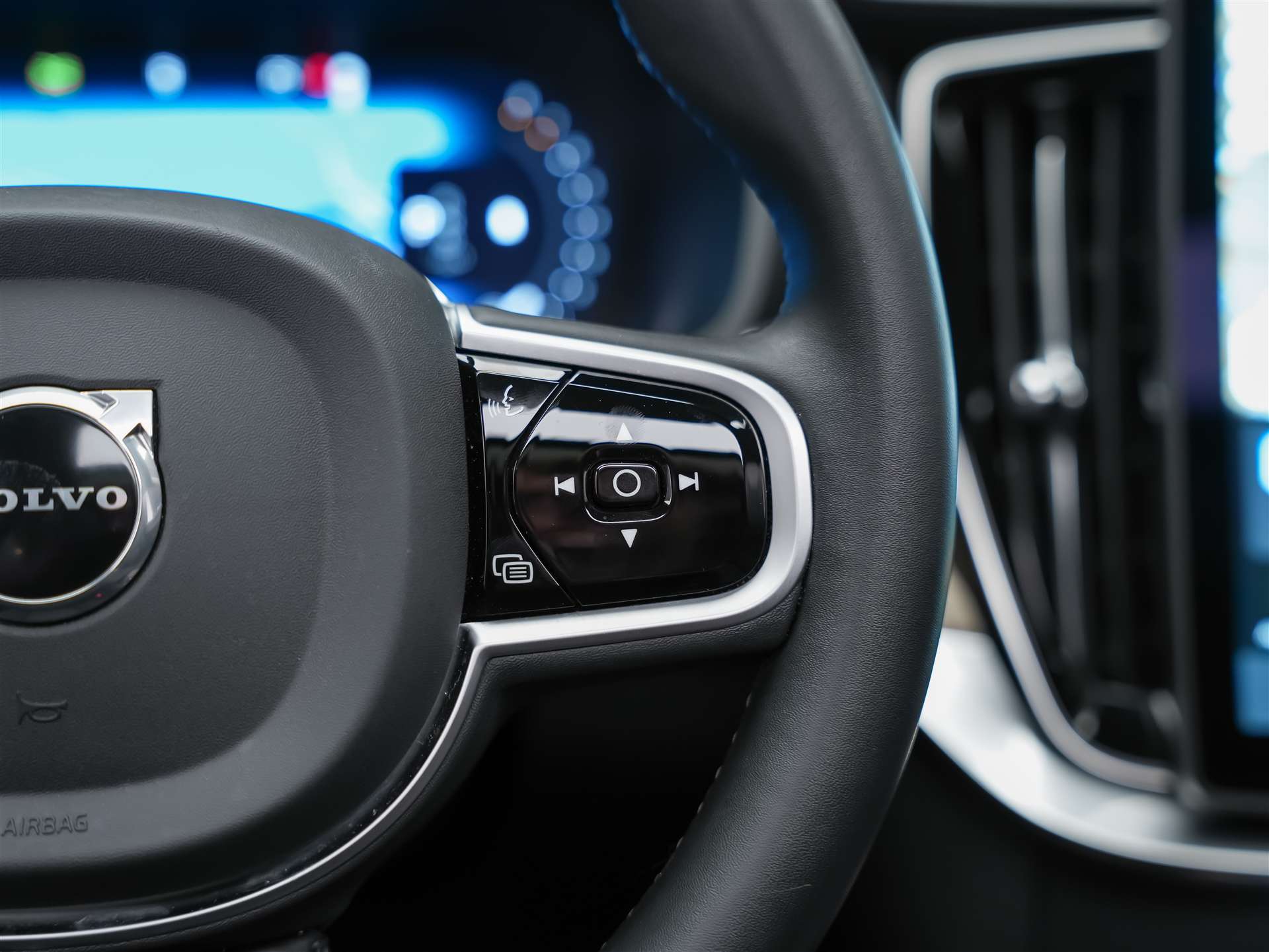 VOLVO XC90 B5 AWD Plus Bright Geartronic *Facelift*7 Plätzer*Panorama*AHK*-image-32
