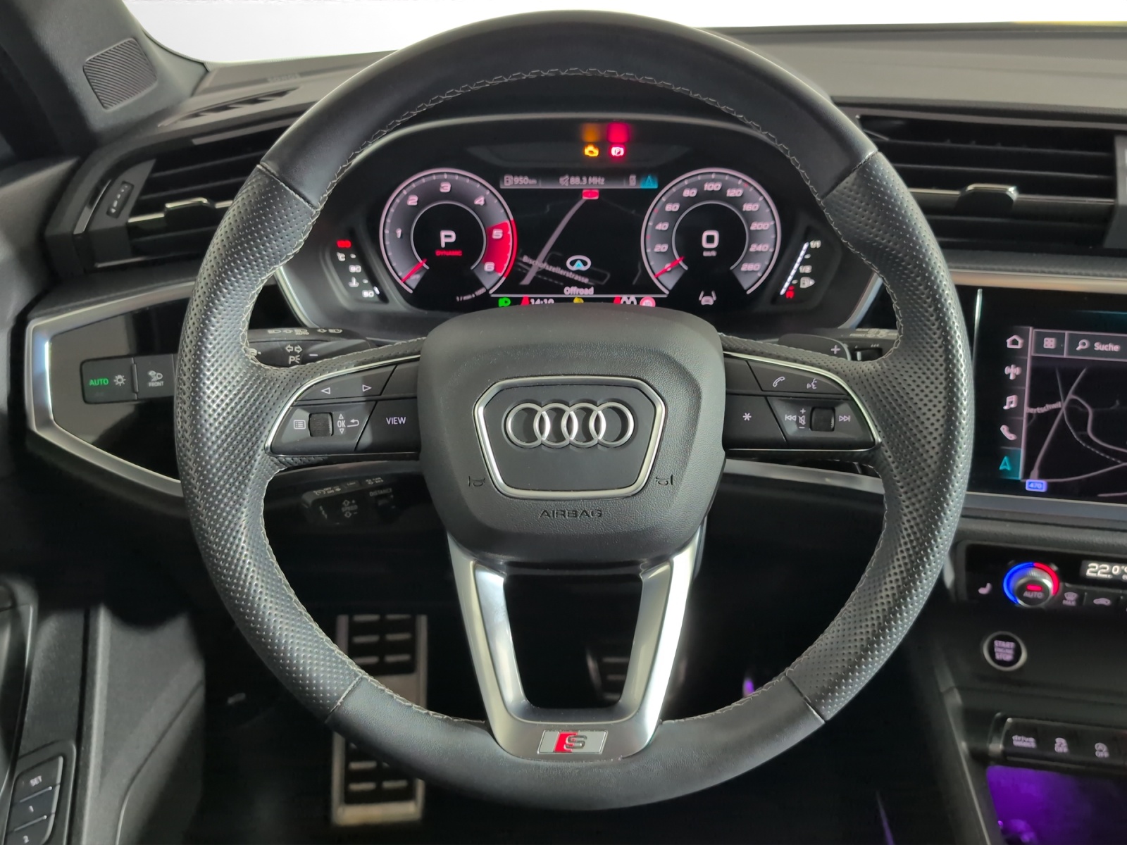 AUDI Q3 Sportback 40 TDI S line quattro S-tronic-image-11