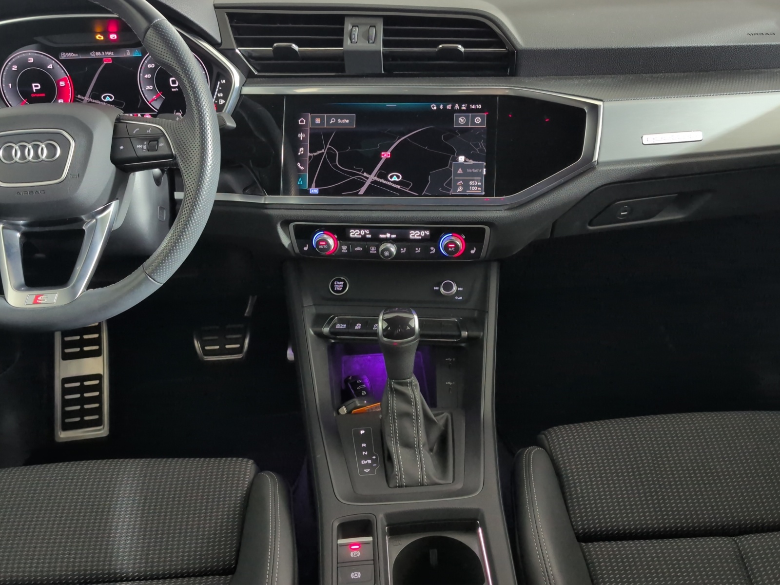 AUDI Q3 Sportback 40 TDI S line quattro S-tronic-image-10
