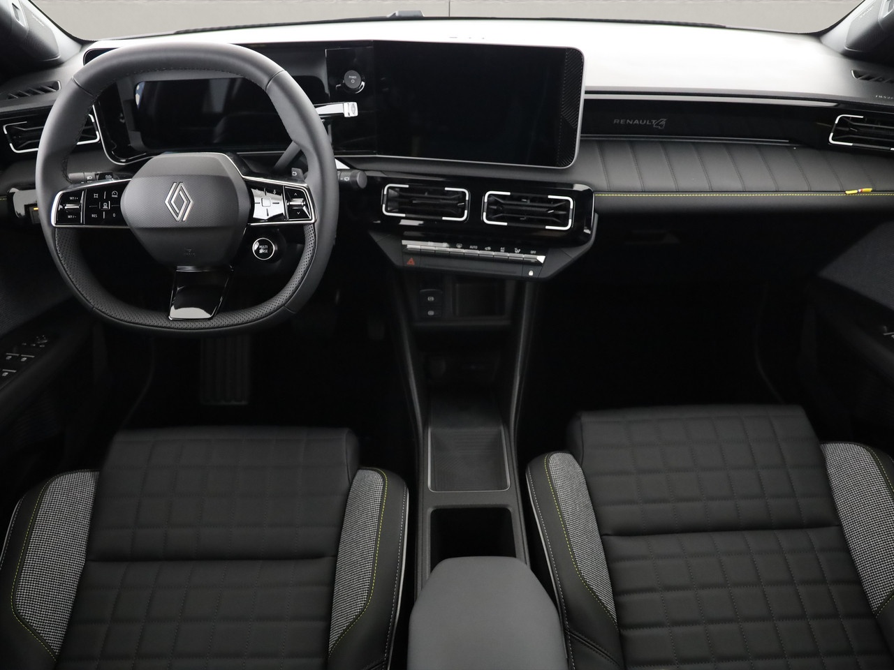 RENAULT R4 E-Tech Comfort Range iconic-image-4