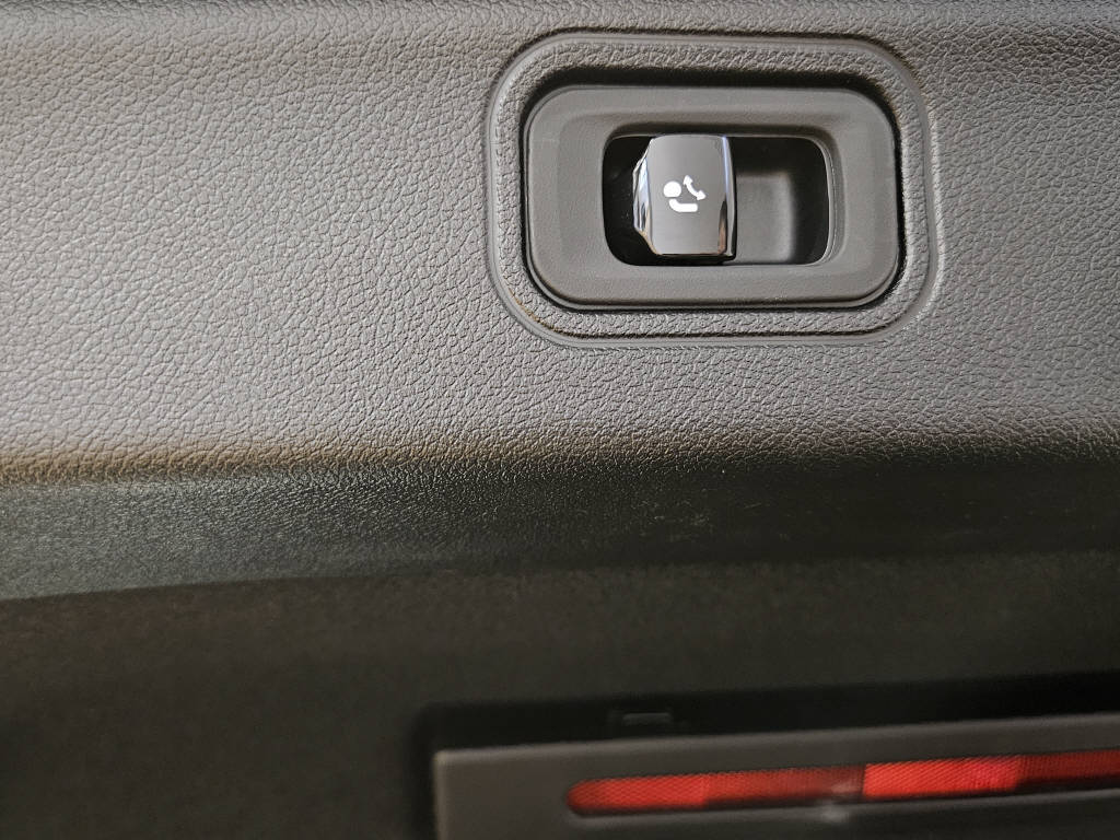 MERCEDES-BENZ C 400 4Matic elektrisch-image-14