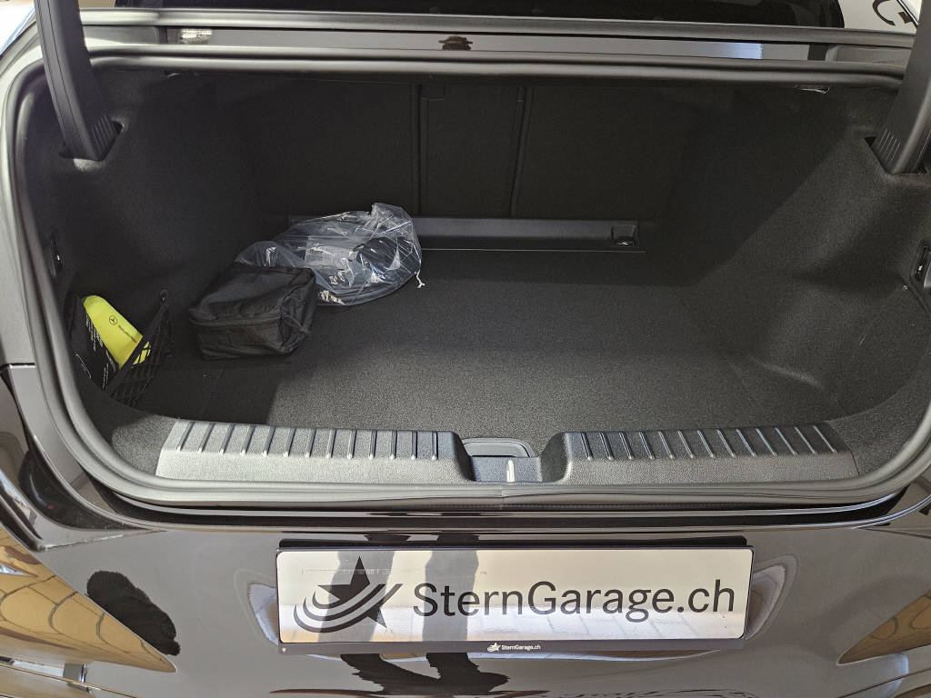 MERCEDES-BENZ C 400 4Matic elektrisch-showroom-element-3