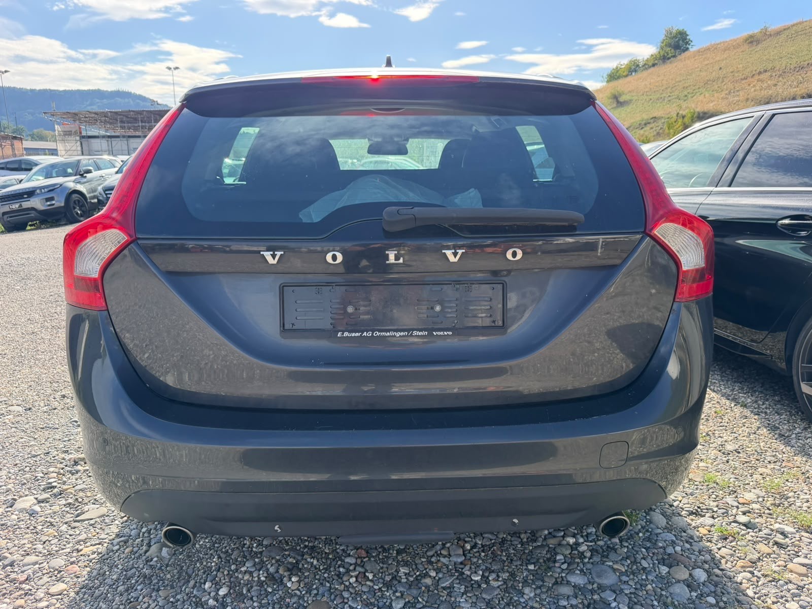 VOLVO V60 D5 AWD Momentum Geartronic-image-3