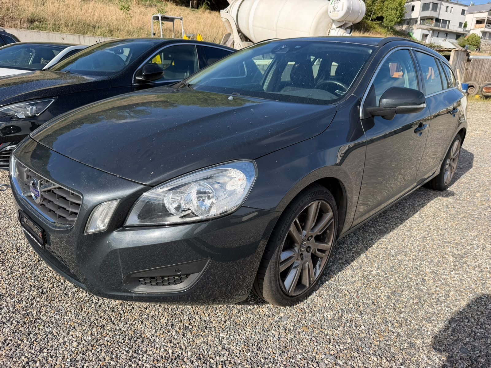 VOLVO V60 D5 AWD Momentum Geartronic-image-0