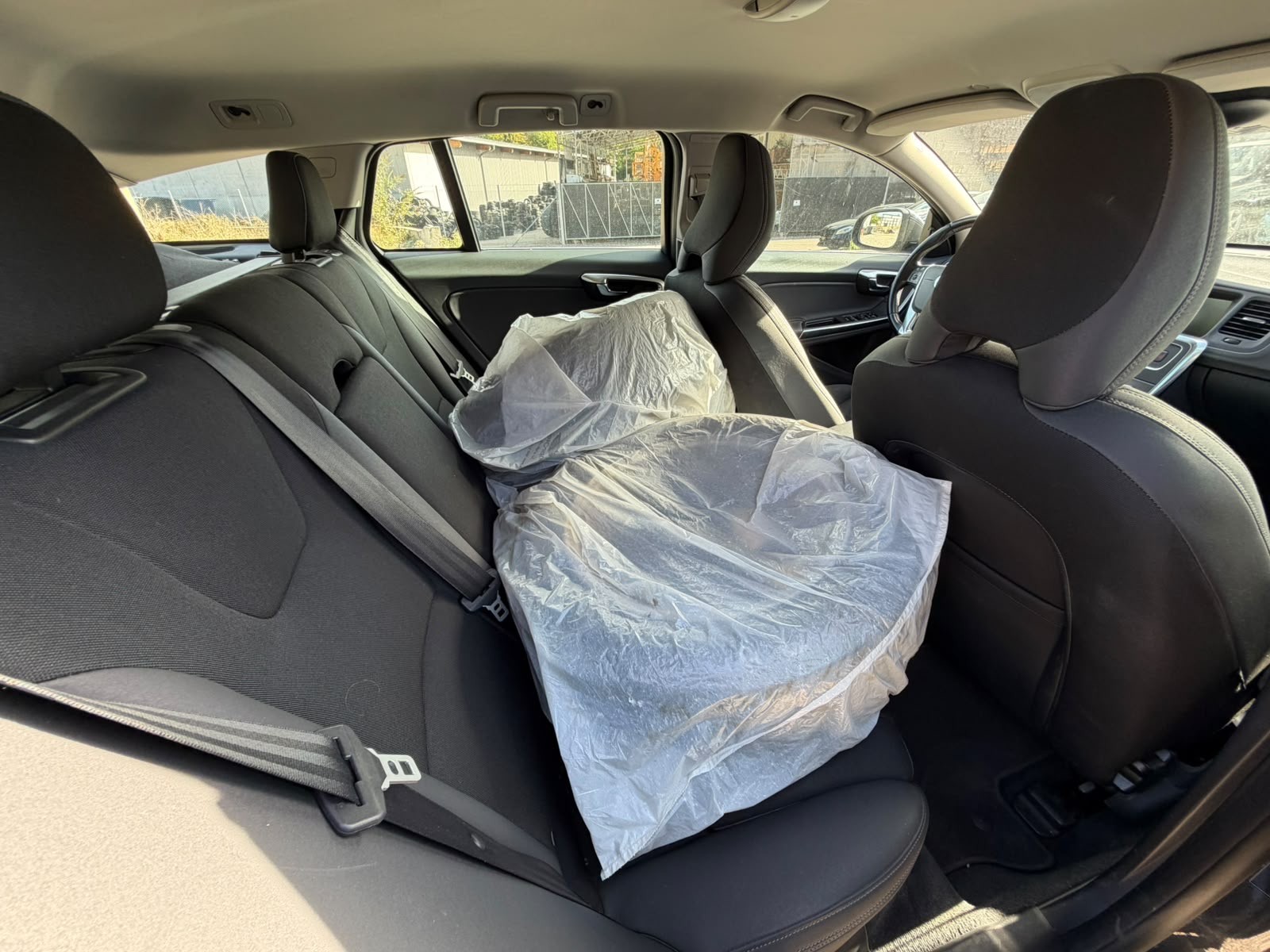 VOLVO V60 D5 AWD Momentum Geartronic-image-16