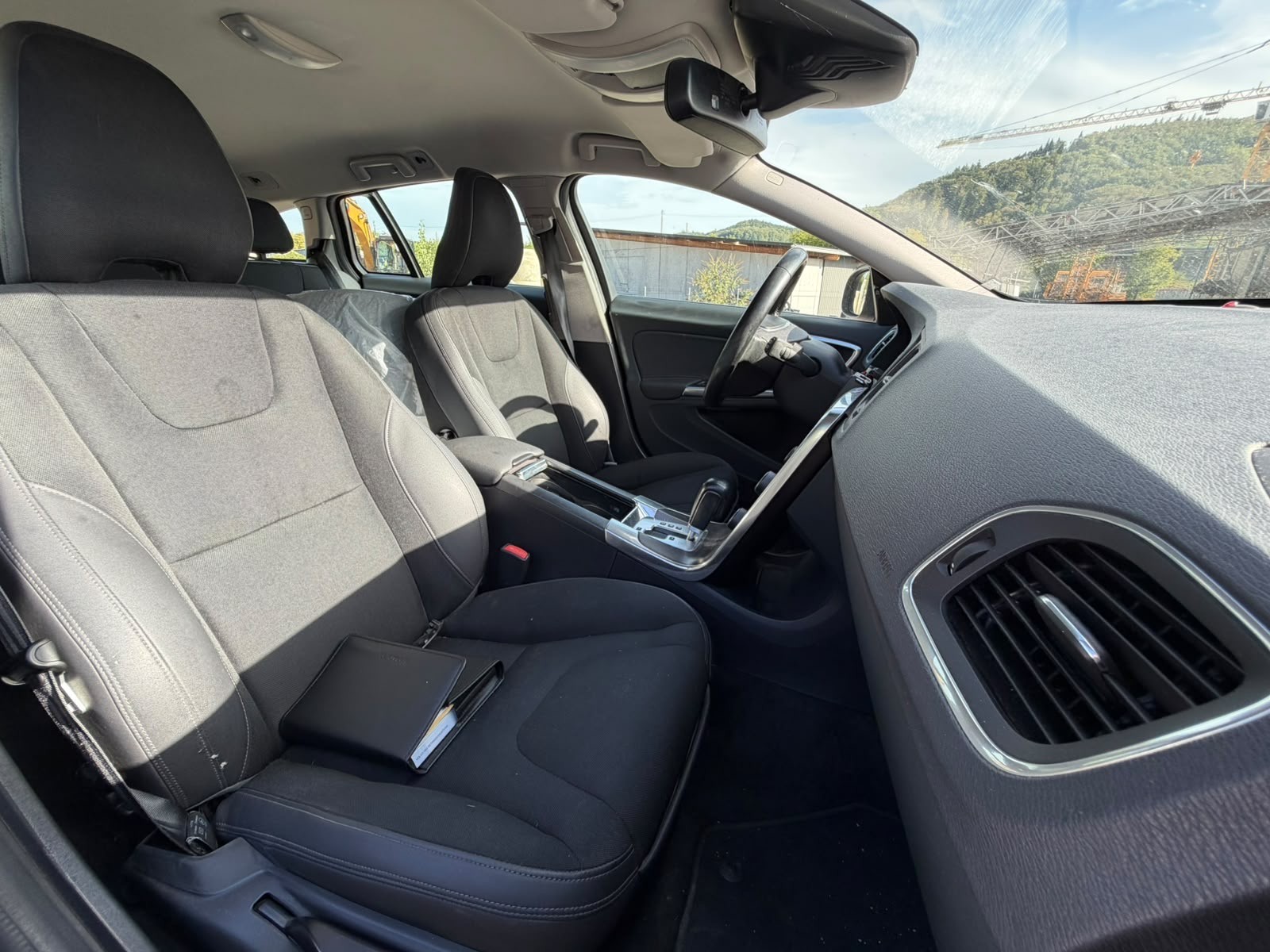 VOLVO V60 D5 AWD Momentum Geartronic-image-13
