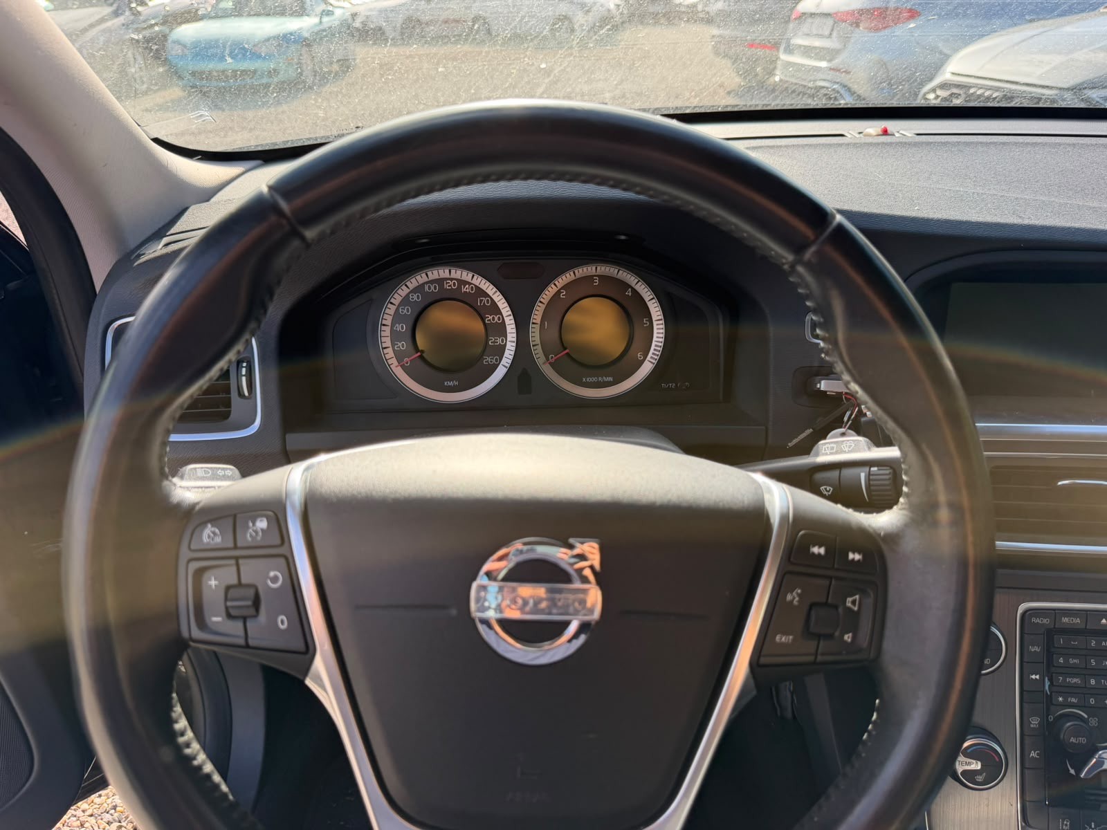 VOLVO V60 D5 AWD Momentum Geartronic-image-10