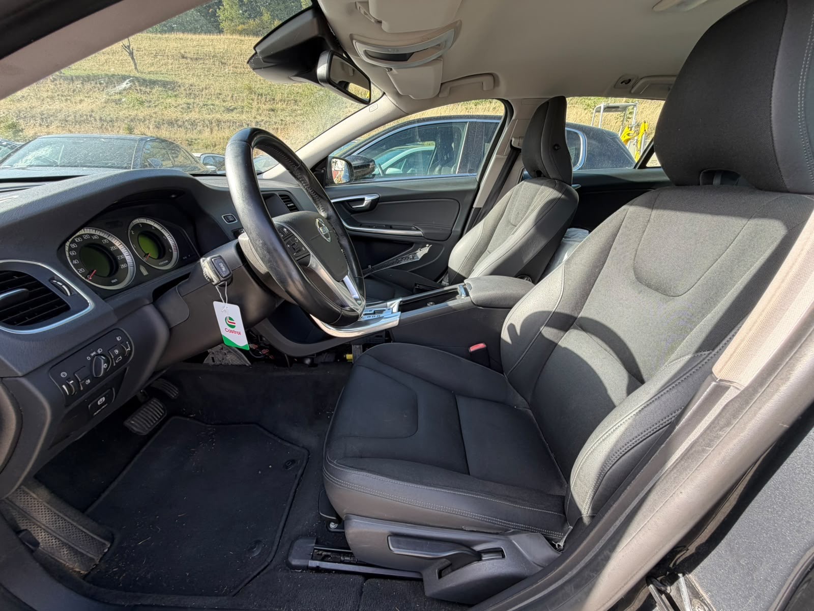VOLVO V60 D5 AWD Momentum Geartronic-image-7