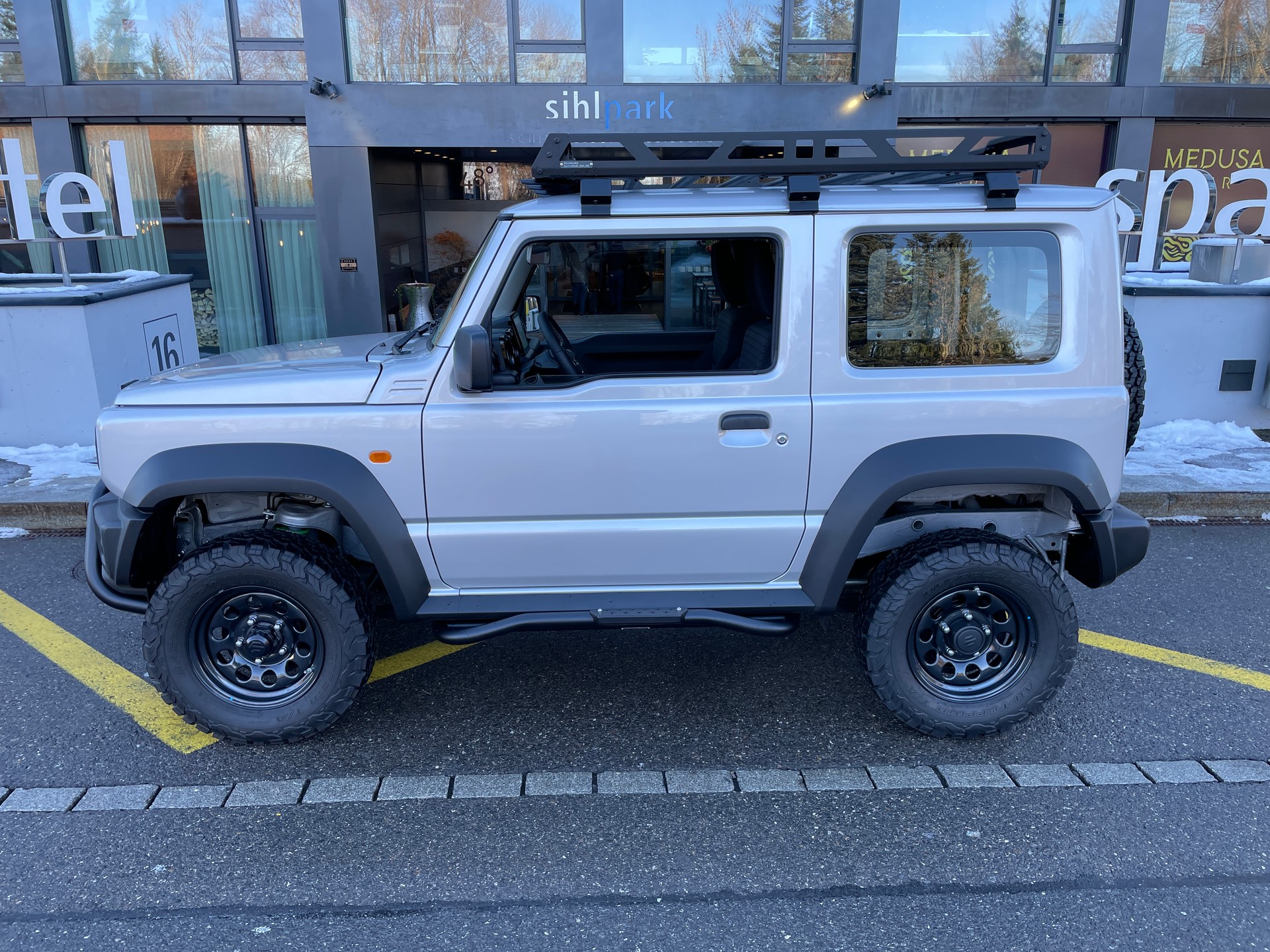 SUZUKI Jimny 1.5 Compact+ 4x4-image-10