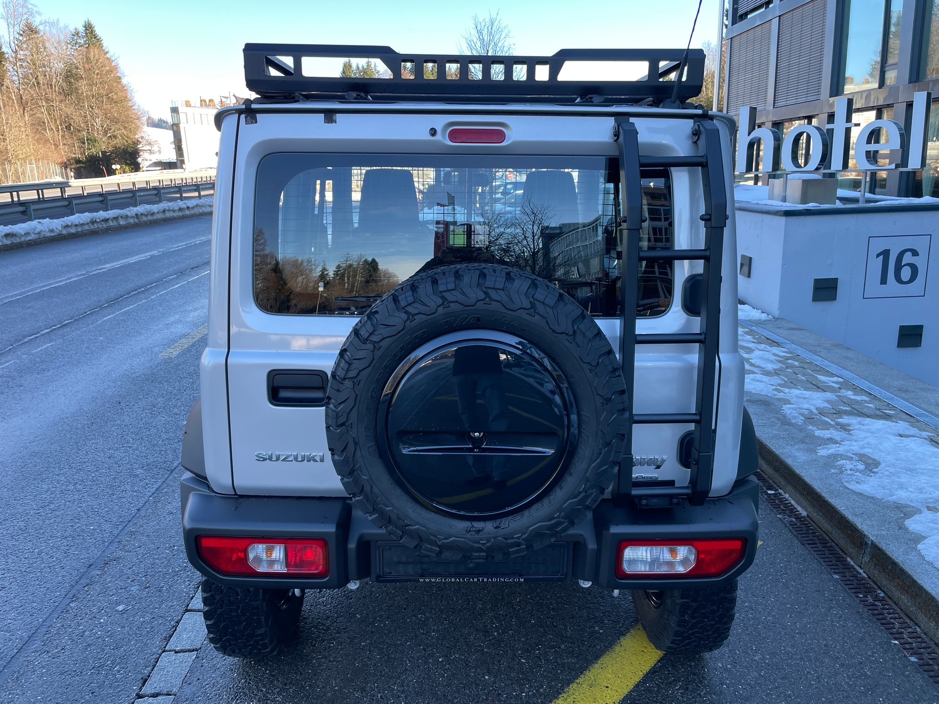 SUZUKI Jimny 1.5 Compact+ 4x4-image-5