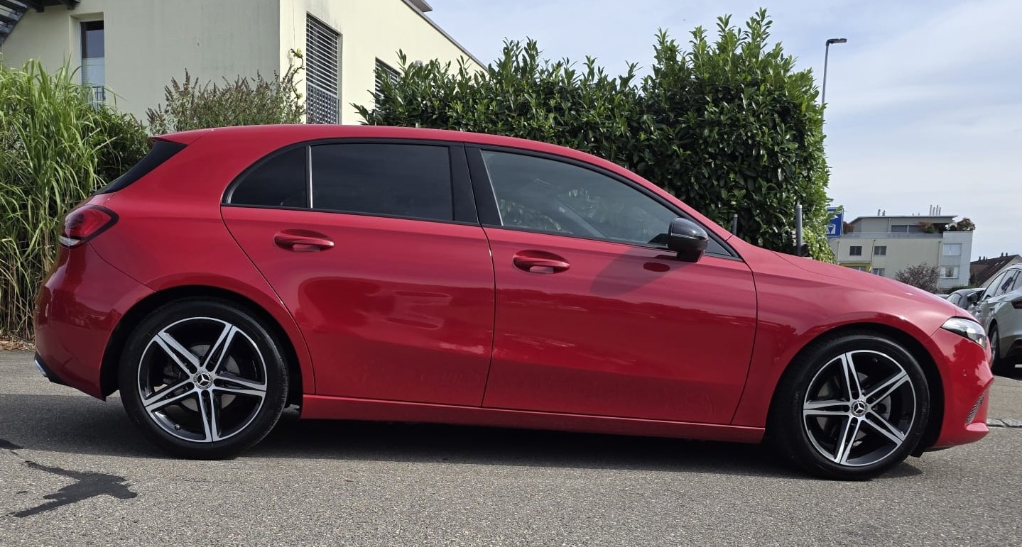 MERCEDES-BENZ A 200 Progressive-image-1