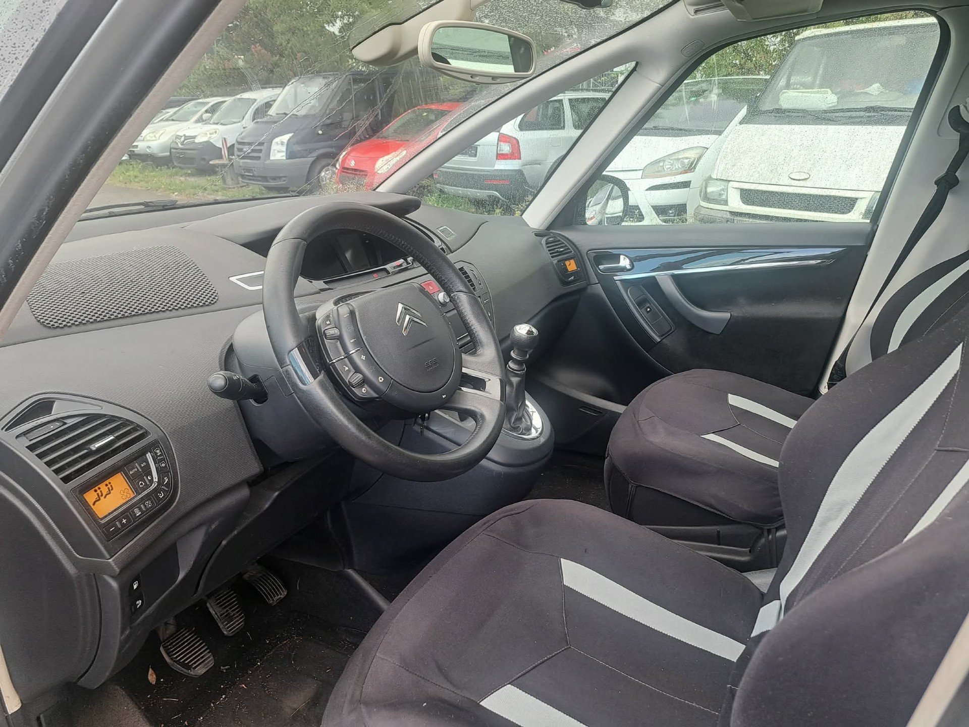 CITROEN C4 Picasso 2.0 HDI Exclusive+-image-9