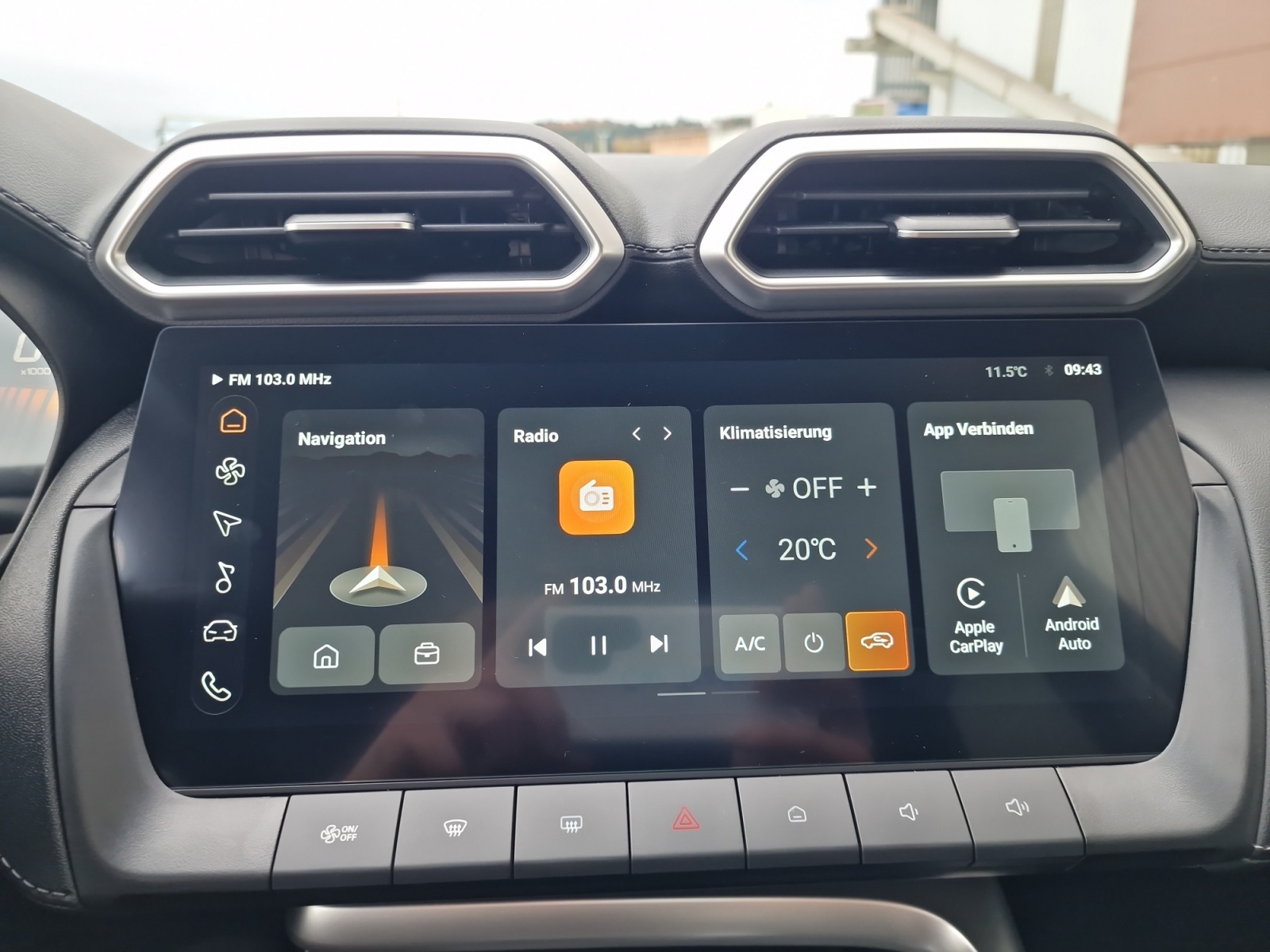 MG ZS 1.5 Hybrid+ Luxury Panorama-image-11