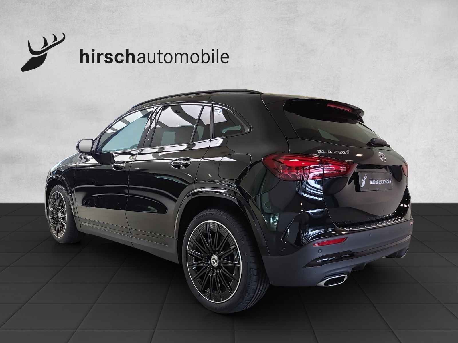 MERCEDES-BENZ GLA 250 Swiss Star AMG 4M H247-image-8