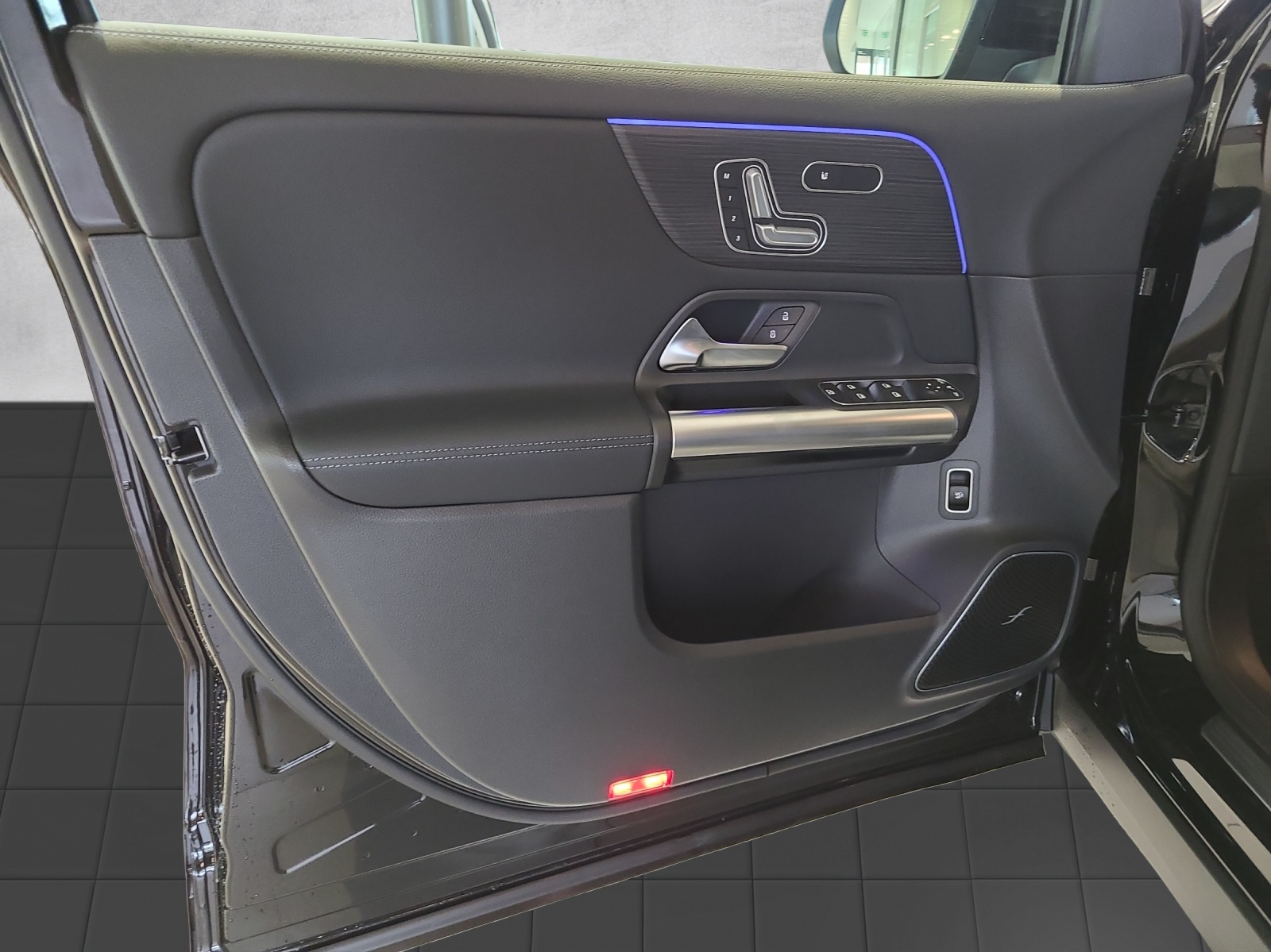 MERCEDES-BENZ GLA 250 Swiss Star AMG 4M H247-image-15