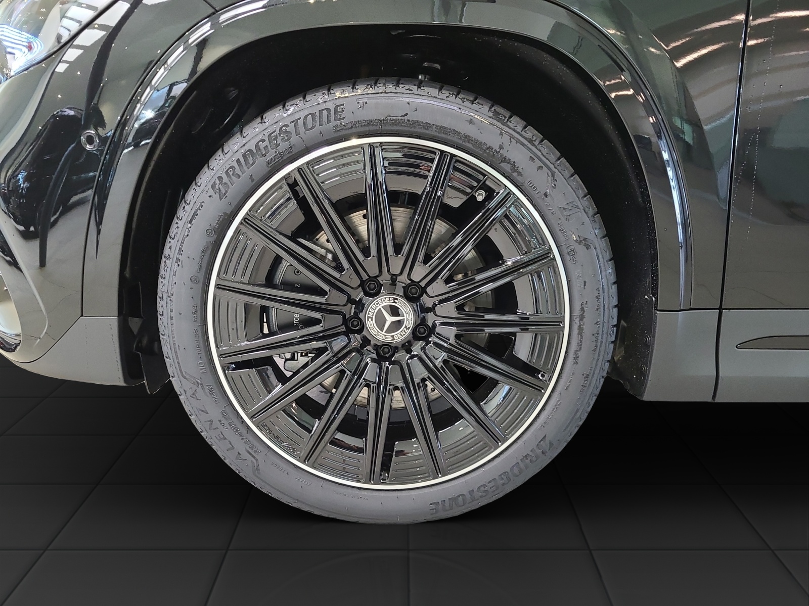 MERCEDES-BENZ GLA 250 Swiss Star AMG 4M H247-image-1