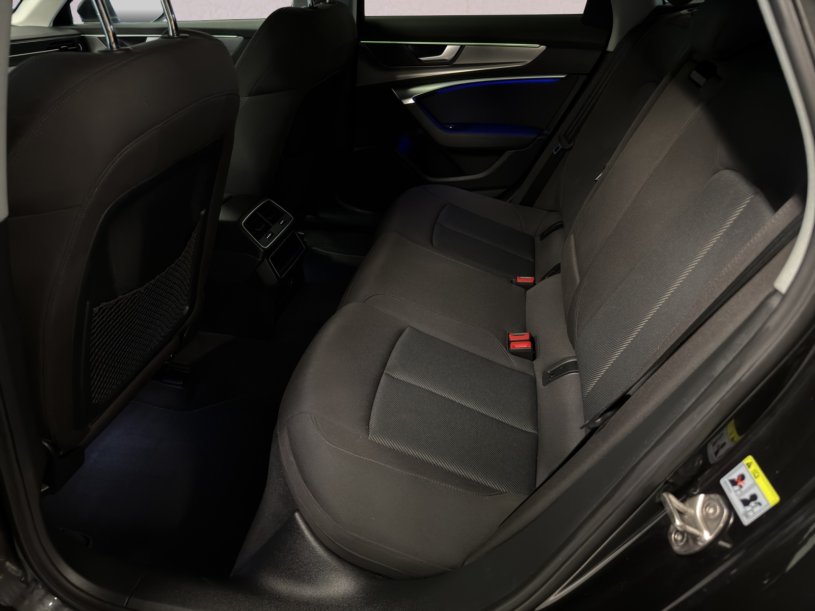 AUDI A6 Avant 40TDI Attraction S-tronic-image-14