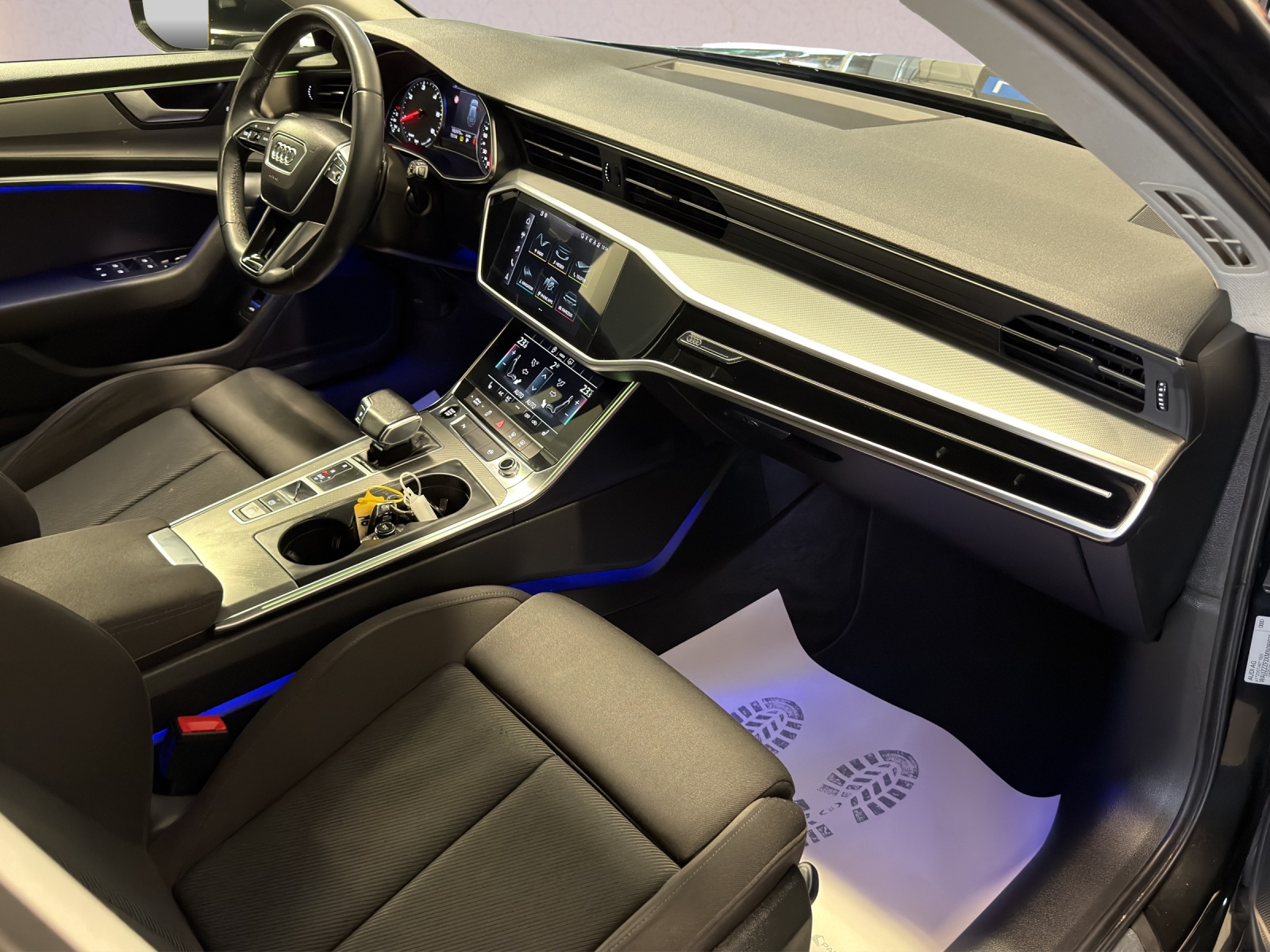 AUDI A6 Avant 40TDI Attraction S-tronic-image-13