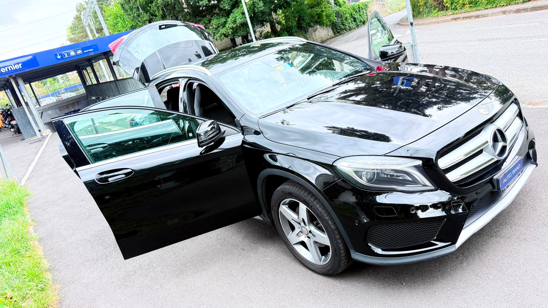 MERCEDES-BENZ GLA 220 d AMG Line 4Matic 7G-DCT-image-12