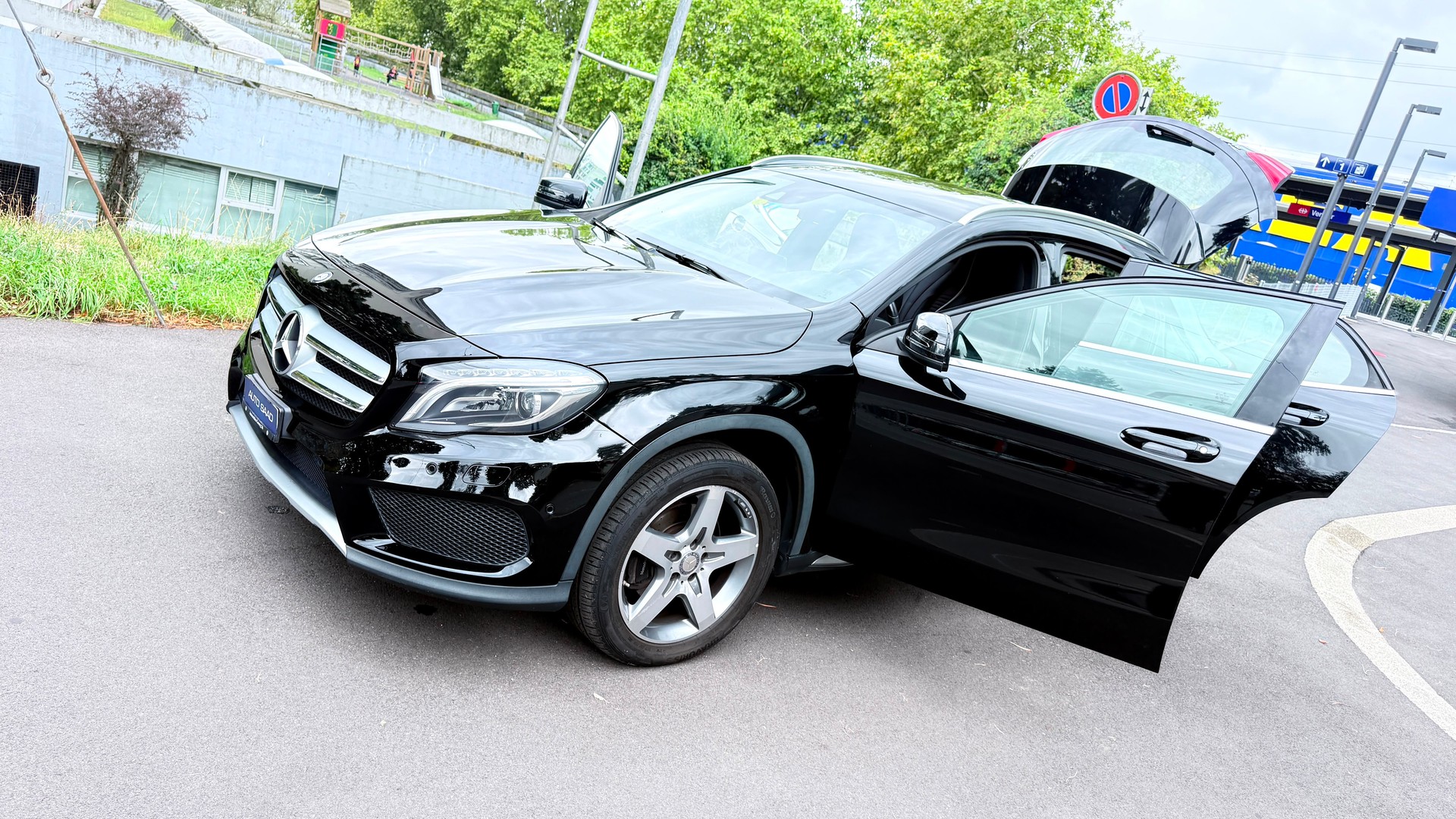 MERCEDES-BENZ GLA 220 d AMG Line 4Matic 7G-DCT-image-11