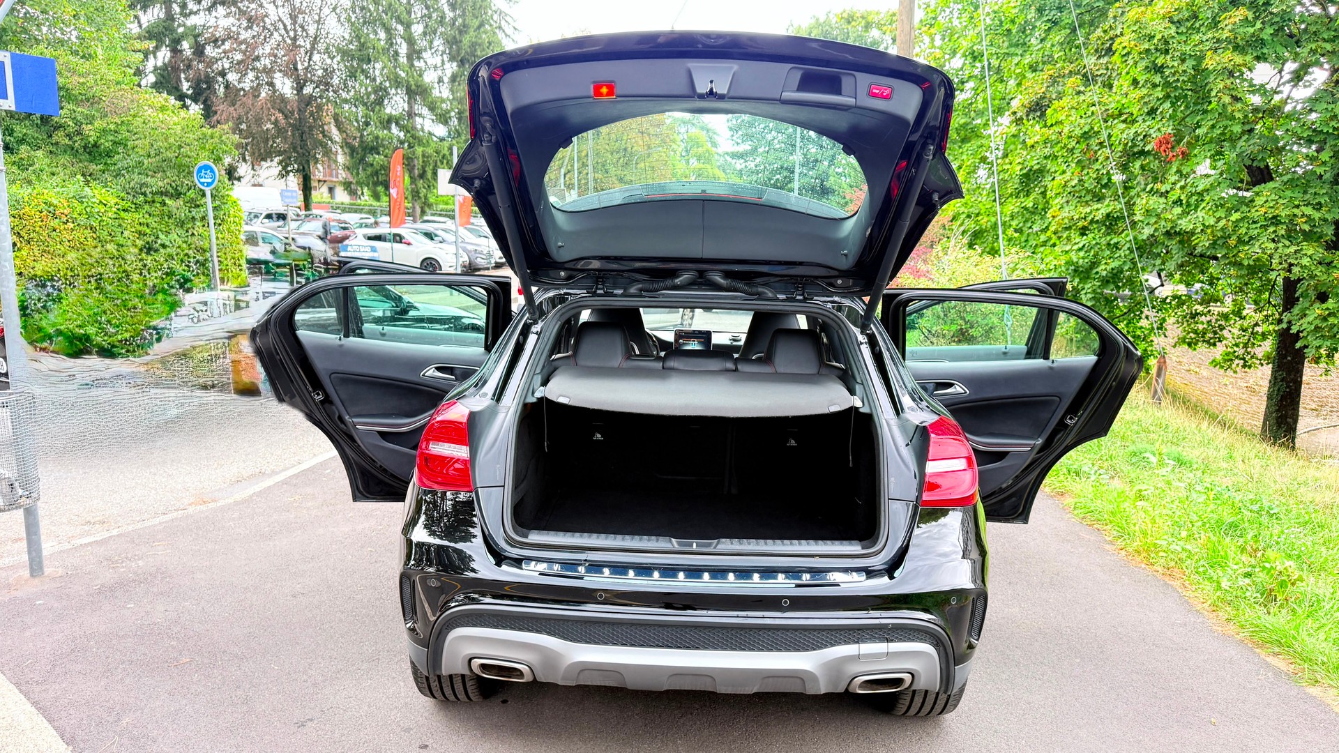 MERCEDES-BENZ GLA 220 d AMG Line 4Matic 7G-DCT-image-13