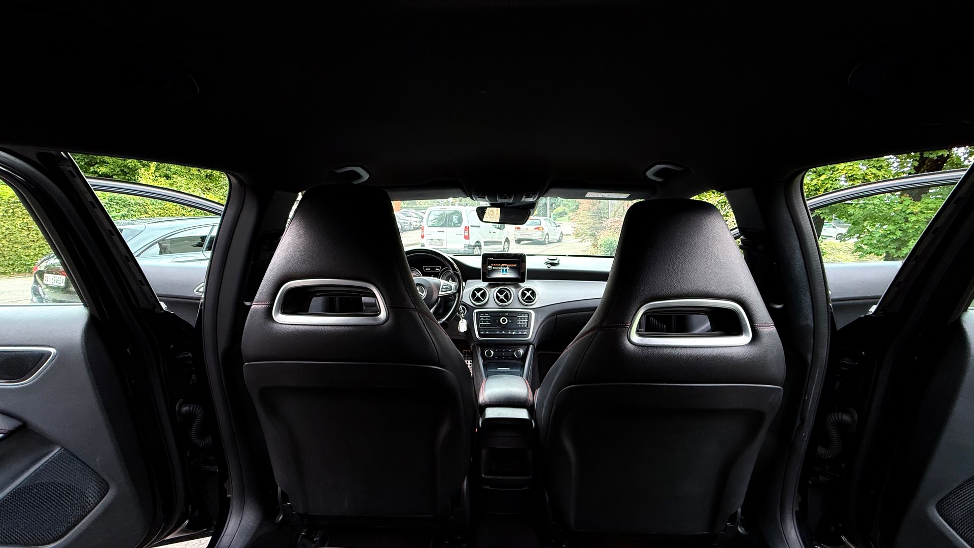 MERCEDES-BENZ GLA 220 d AMG Line 4Matic 7G-DCT-image-6