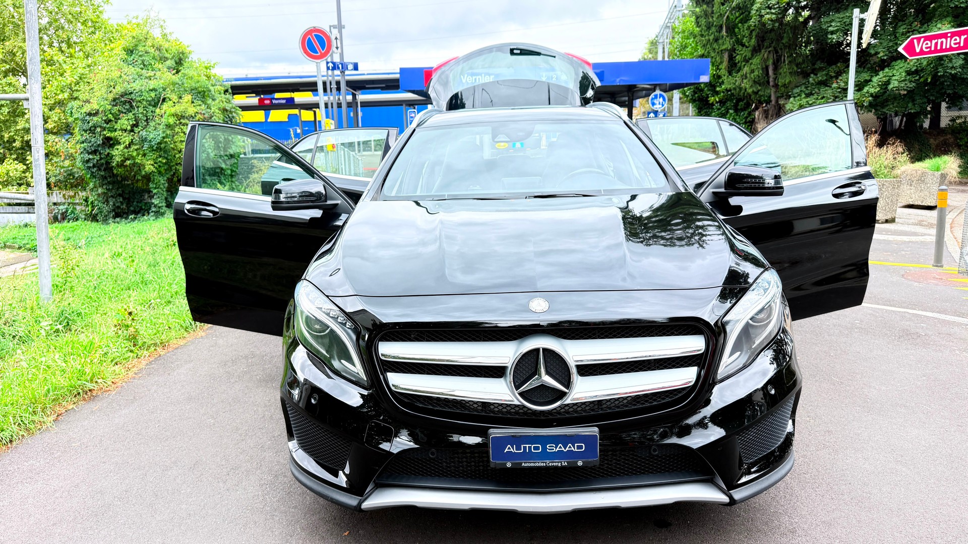 MERCEDES-BENZ GLA 220 d AMG Line 4Matic 7G-DCT-image-10