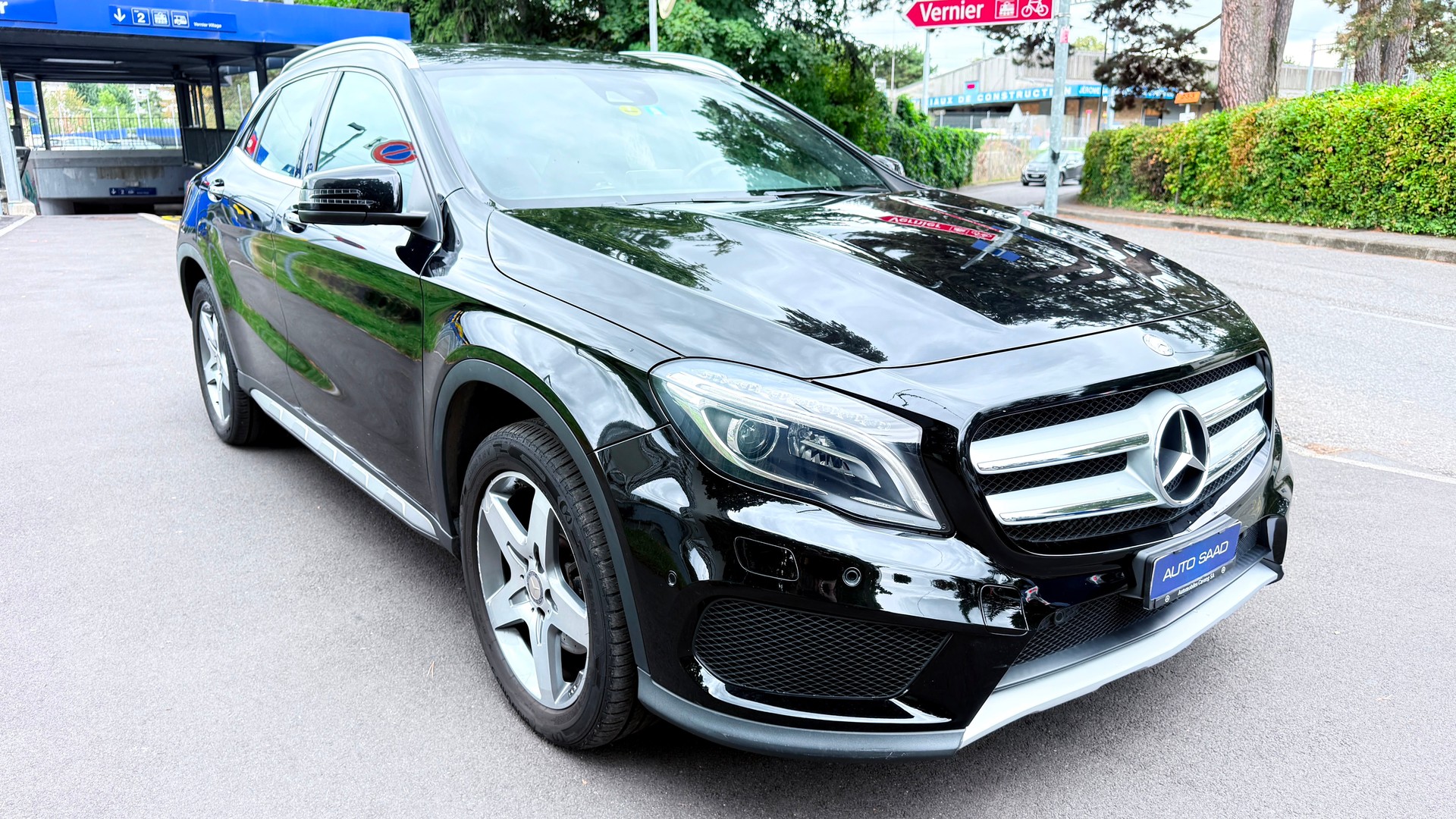 MERCEDES-BENZ GLA 220 d AMG Line 4Matic 7G-DCT-image-3