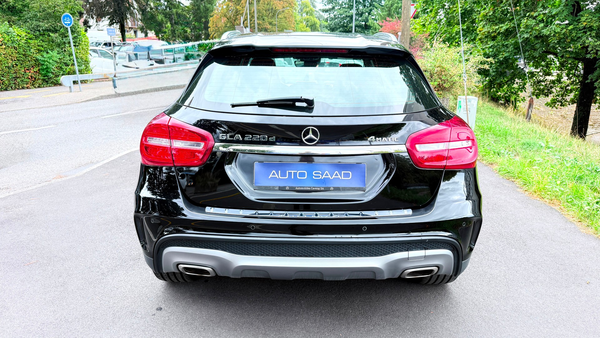 MERCEDES-BENZ GLA 220 d AMG Line 4Matic 7G-DCT-image-2