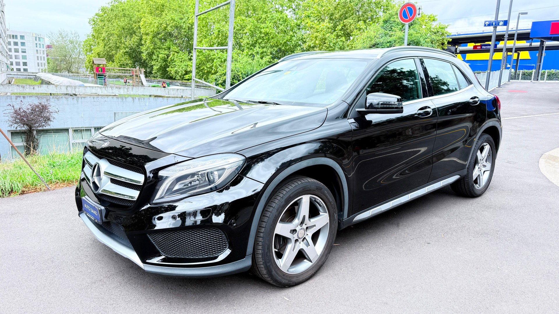 MERCEDES-BENZ GLA 220 d AMG Line 4Matic 7G-DCT-image-1