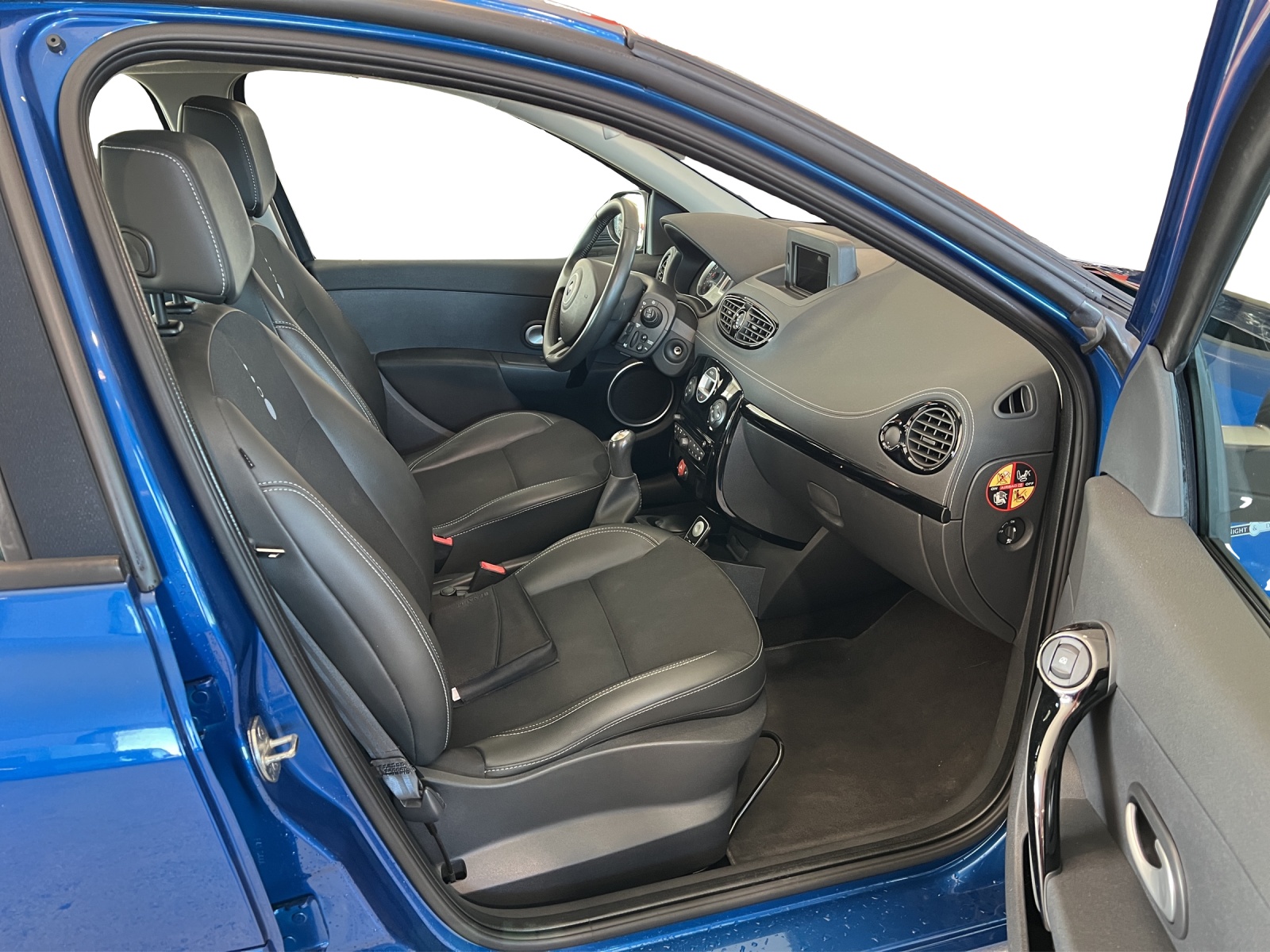 RENAULT Clio 1.2 16V Turbo Night&Day-image-6