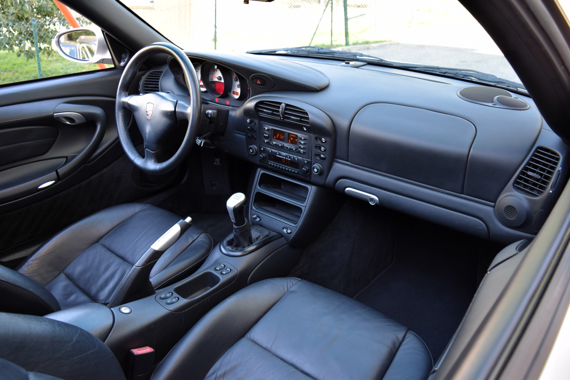 PORSCHE 911 Carrera Targa-image-2