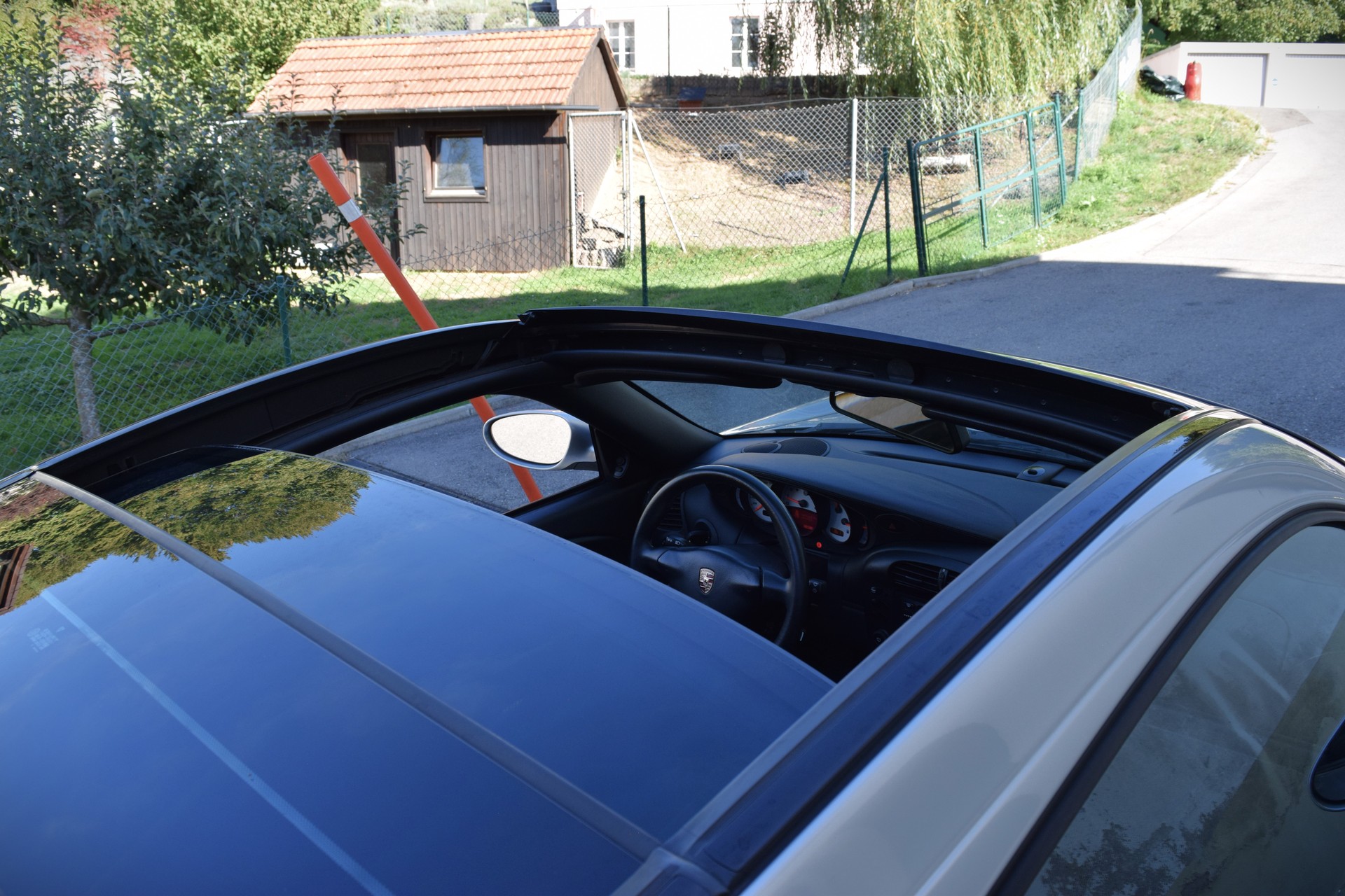 PORSCHE 911 Carrera Targa-image-1