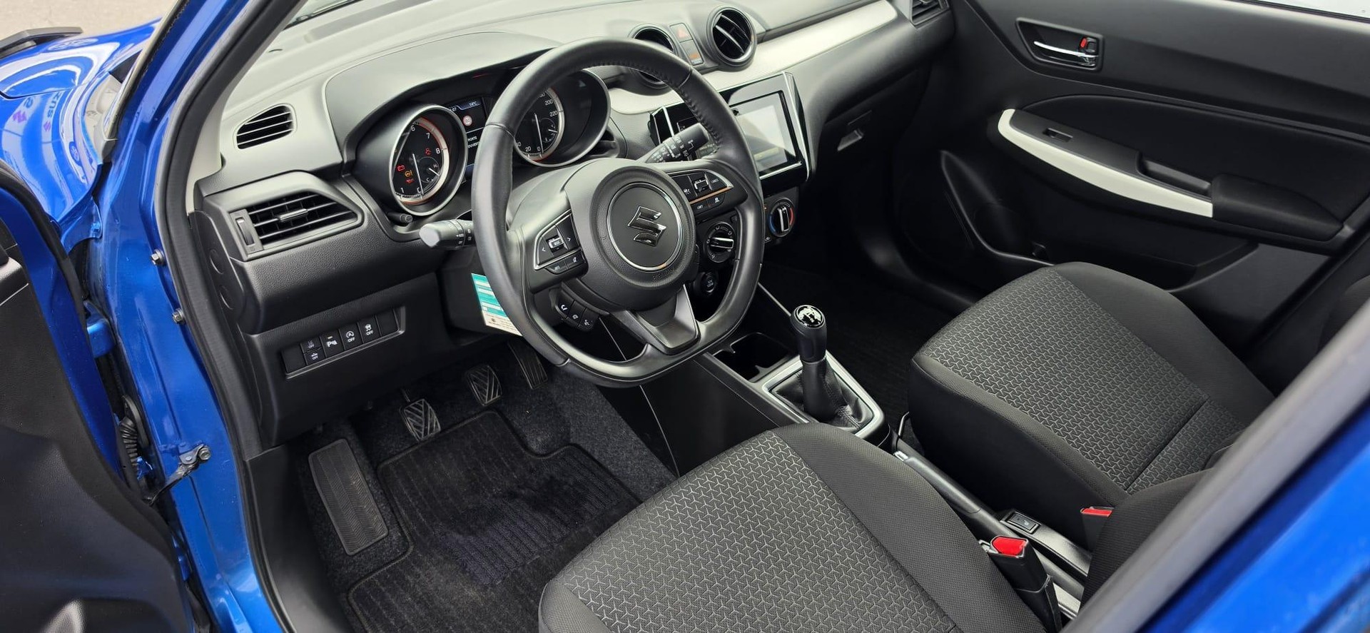SUZUKI Swift 1.2 Compact+ Hybrid 4x4-image-4