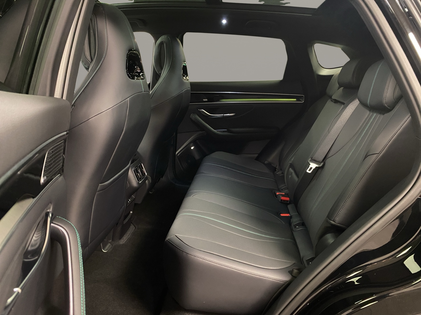 BYD Seal U DM-i Design AWD-image-13