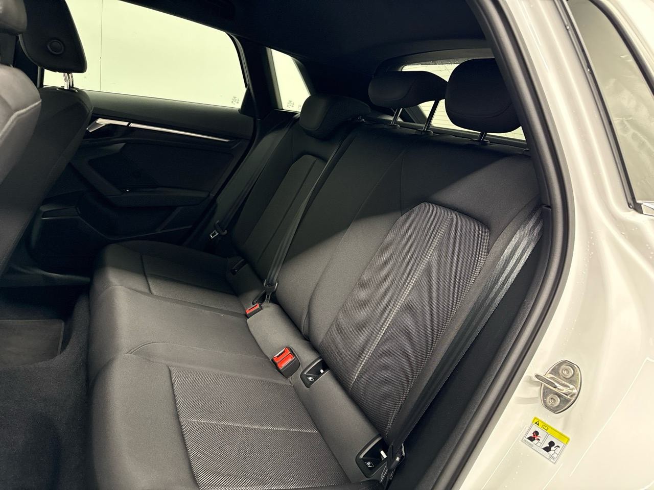 AUDI A3 Sportback 35 TFSI S line S-tronic-image-9