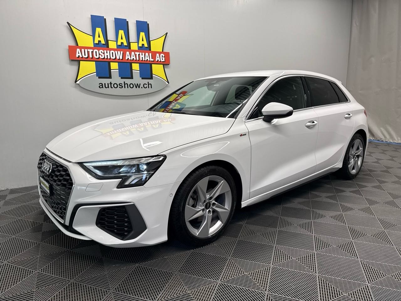 AUDI A3 Sportback 35 TFSI S line S-tronic-image-0