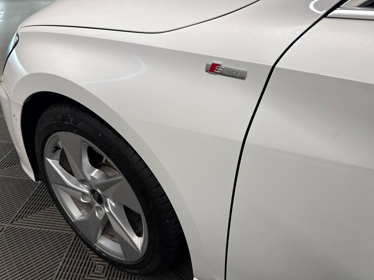 AUDI A3 Sportback 35 TFSI S line S-tronic-image-12