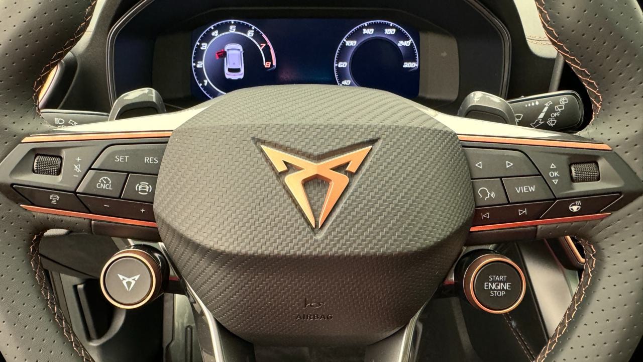 CUPRA LEON ST 2.0 TSI VZ Black Edition-image-9