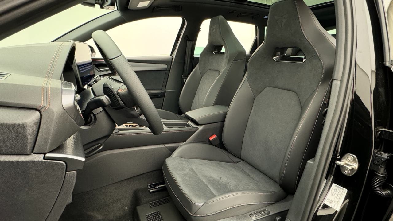 CUPRA LEON ST 2.0 TSI VZ Black Edition-image-4