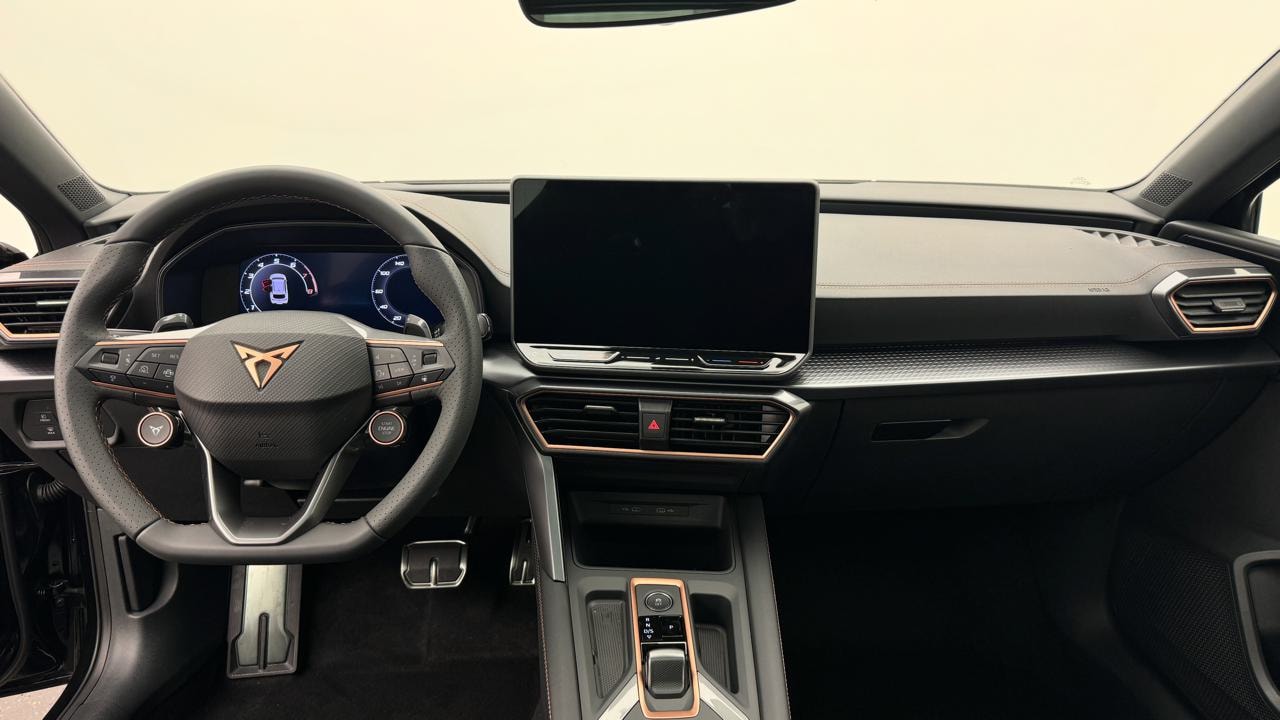 CUPRA LEON ST 2.0 TSI VZ Black Edition-image-5