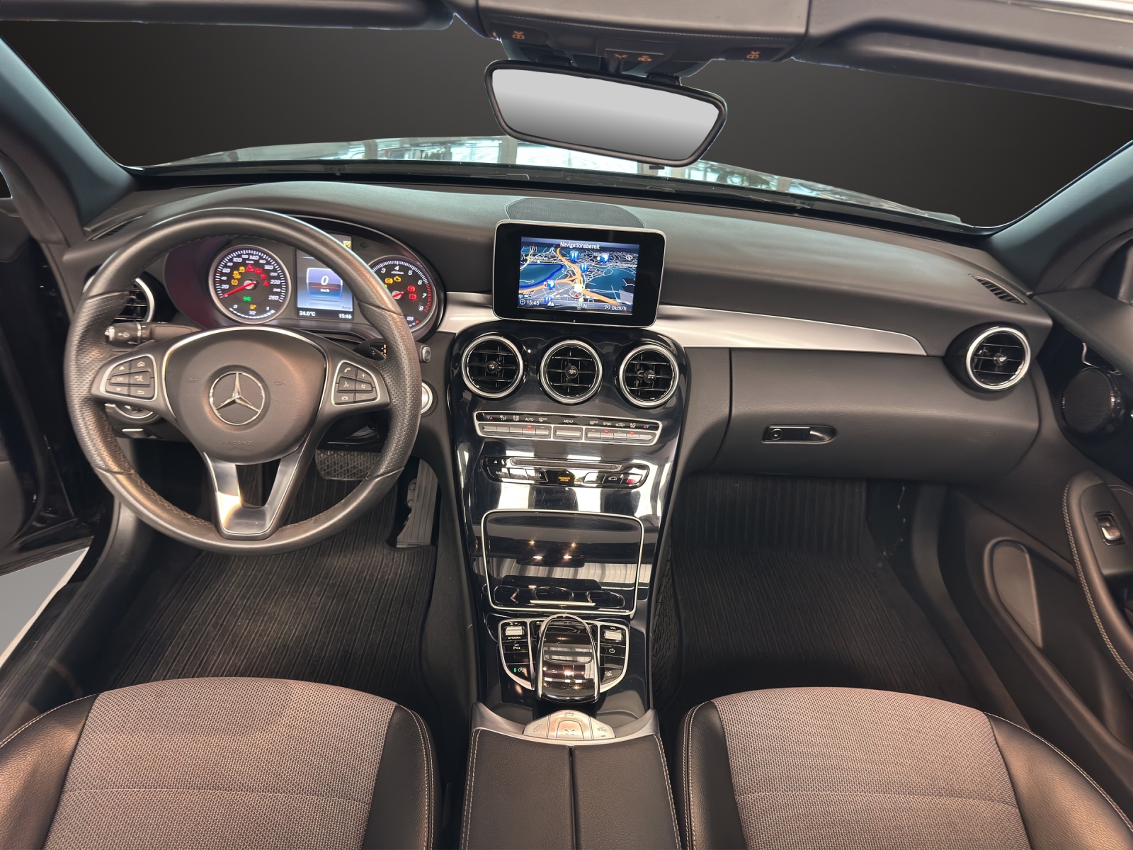 MERCEDES-BENZ C 200 4Matic-image-9