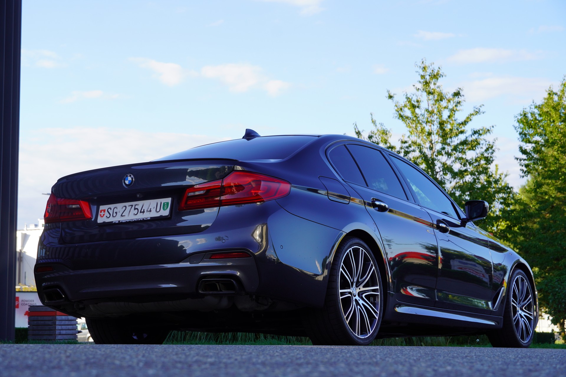 BMW M550i xDrive Steptronic-image-5