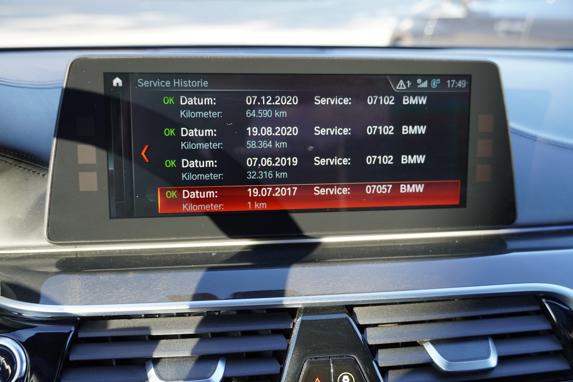 BMW M550i xDrive Steptronic-image-13