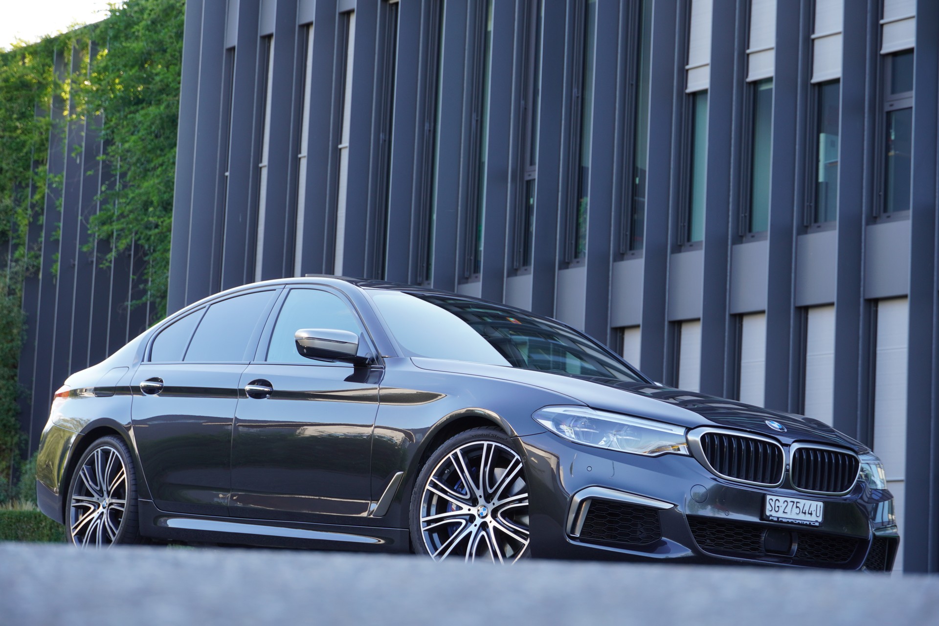 BMW M550i xDrive Steptronic-image-14