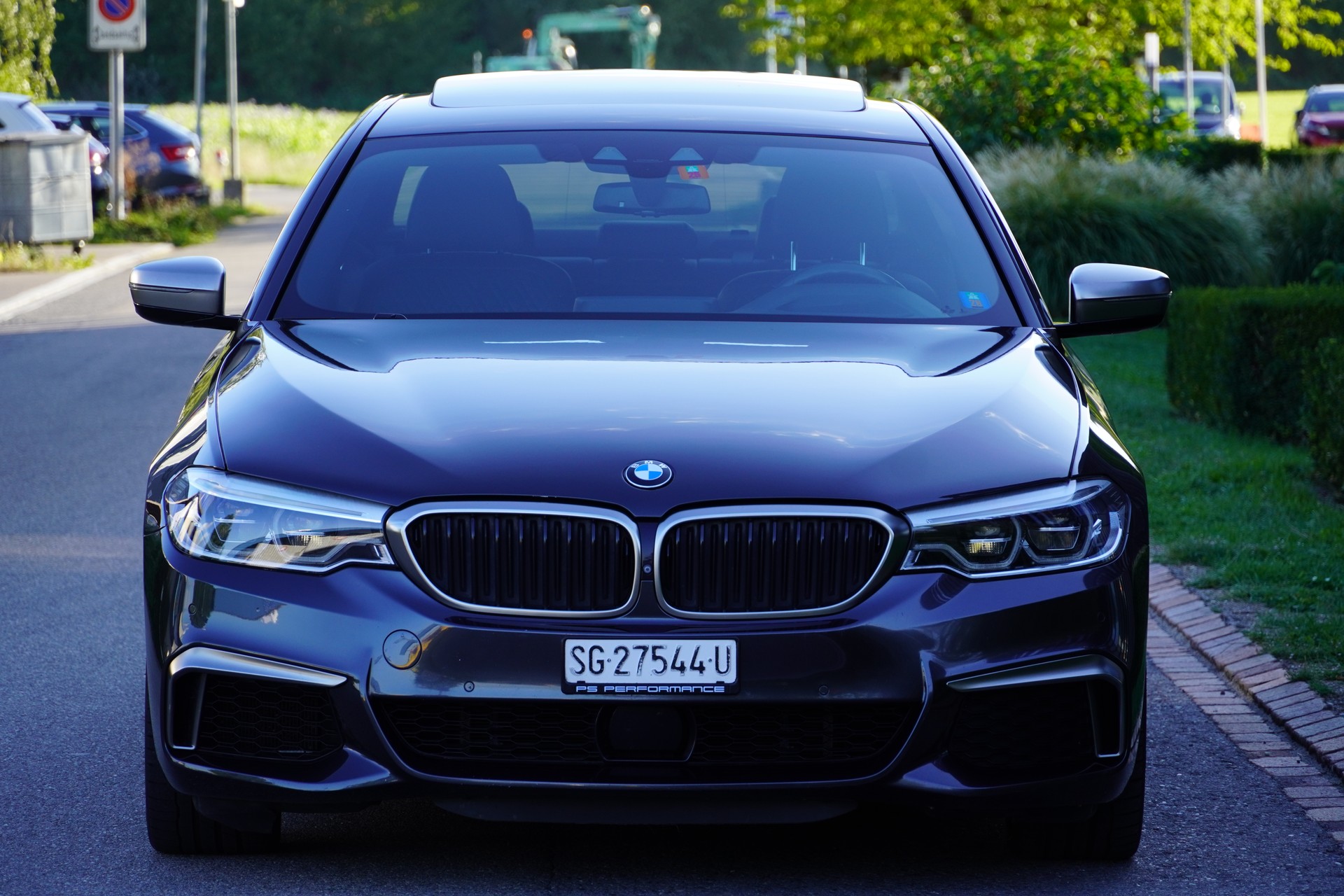 BMW M550i xDrive Steptronic-image-3