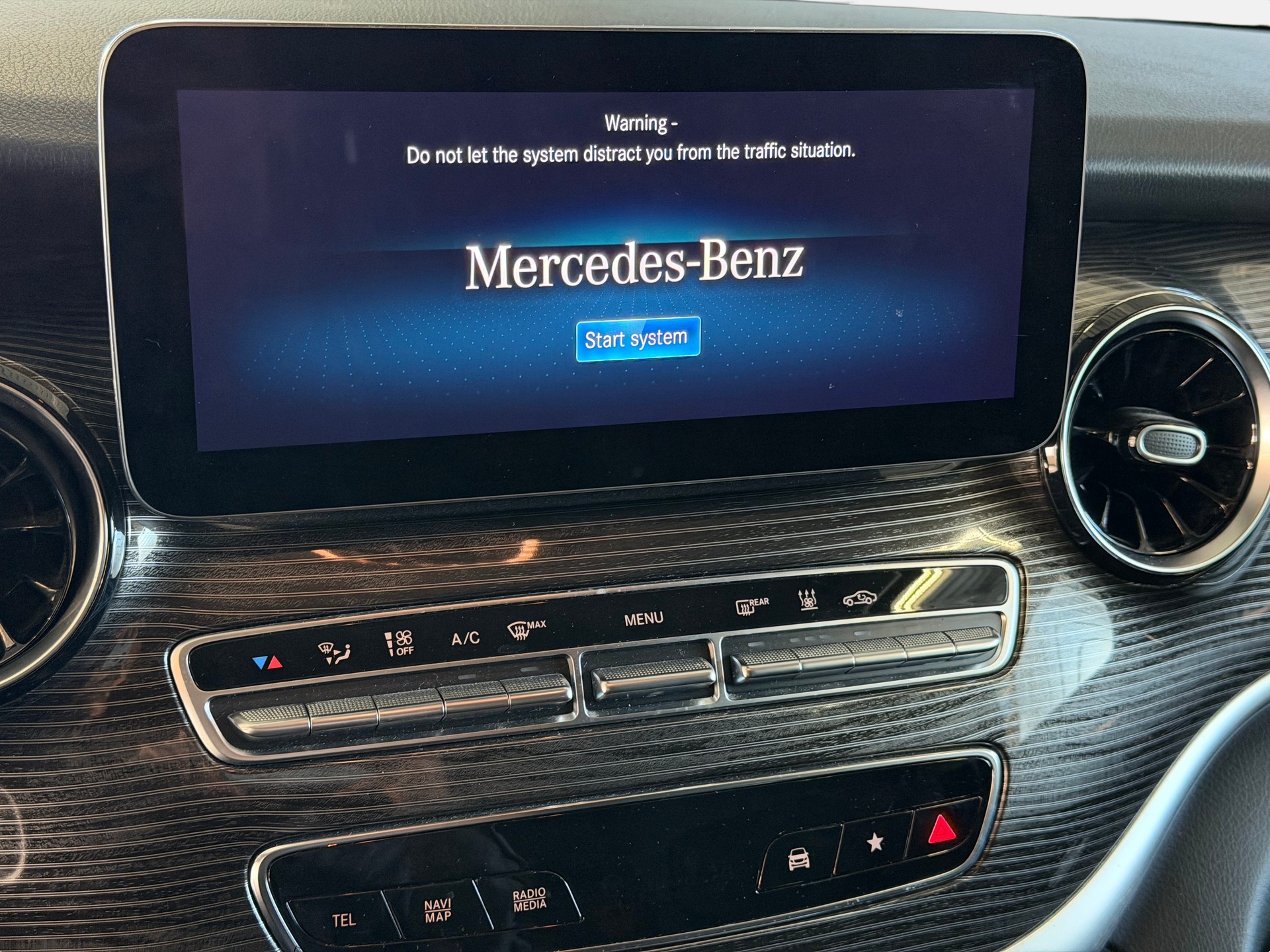 MERCEDES-BENZ V 250 d lang Avantgarde 4Matic G-Tronic | CH-Auto | Mercedes Werksgarantie | 7-Plätzer | Gratis Service | Elektrische Türen L+R-image-15