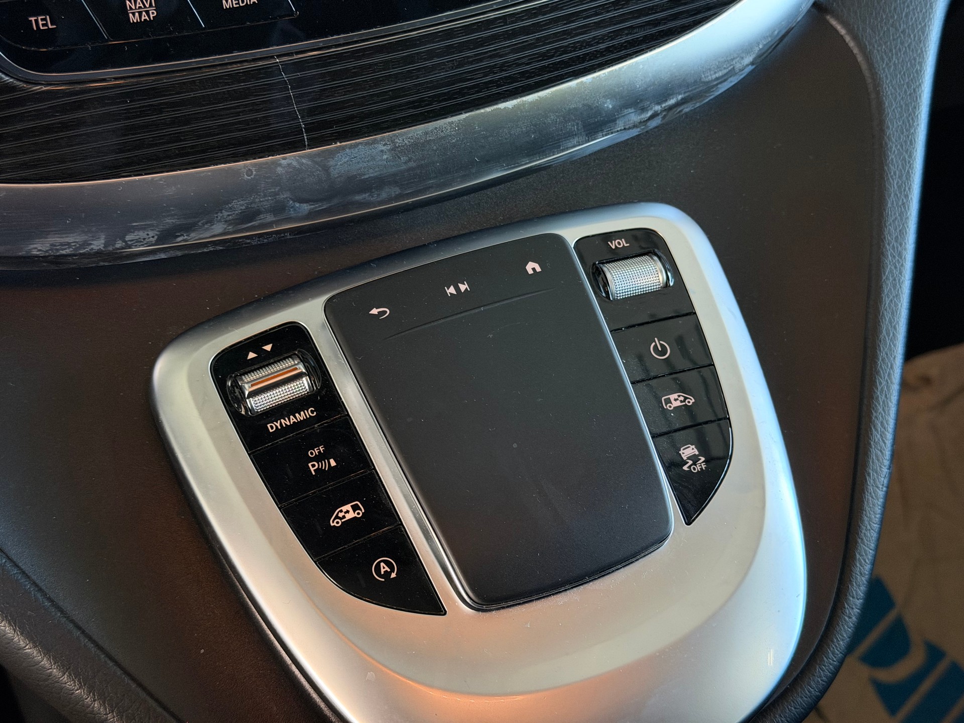 MERCEDES-BENZ V 250 d lang Avantgarde 4Matic G-Tronic | CH-Auto | Mercedes Werksgarantie | 7-Plätzer | Gratis Service | Elektrische Türen L+R-image-14