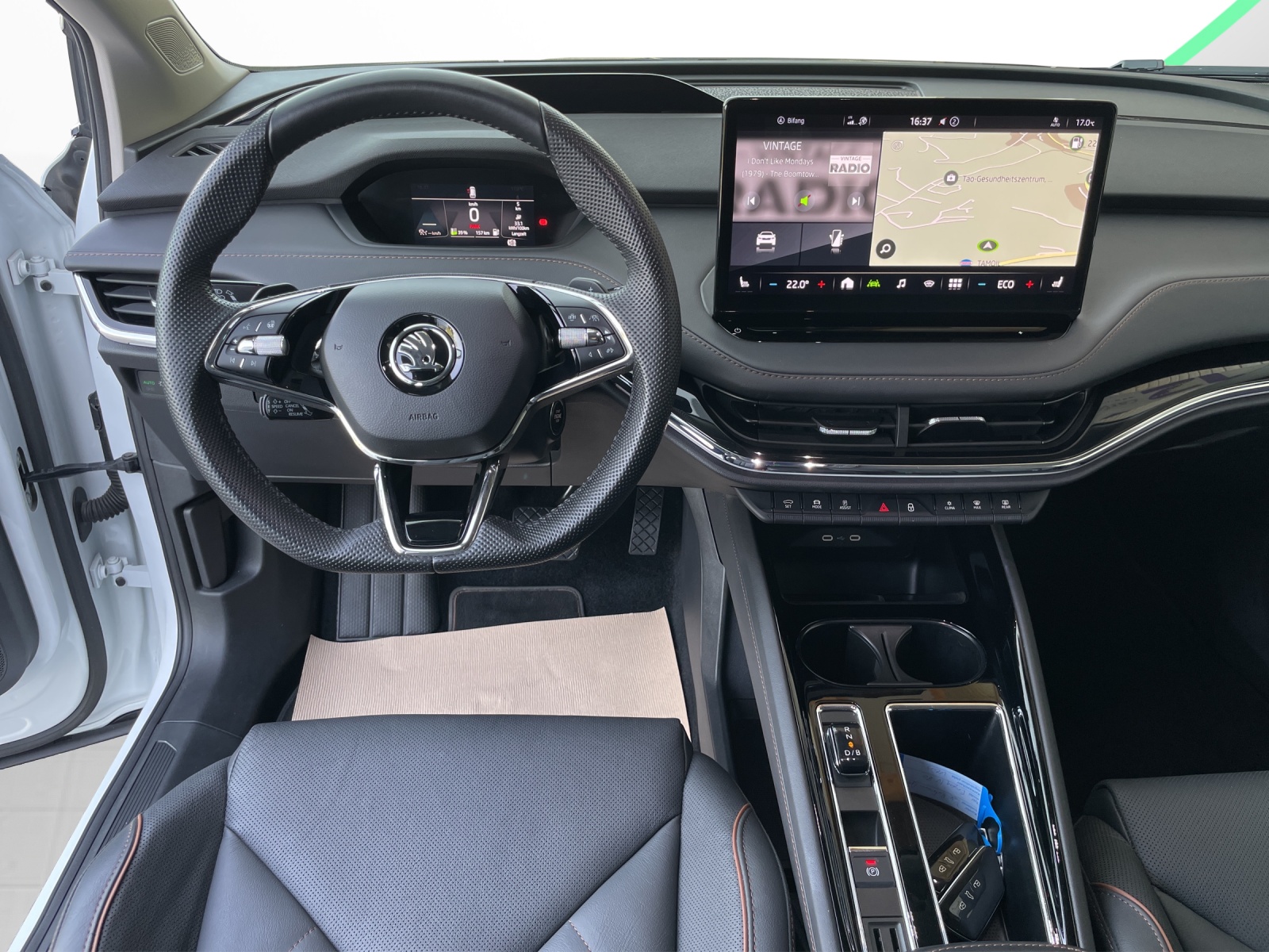 SKODA Enyaq iV 80-image-9